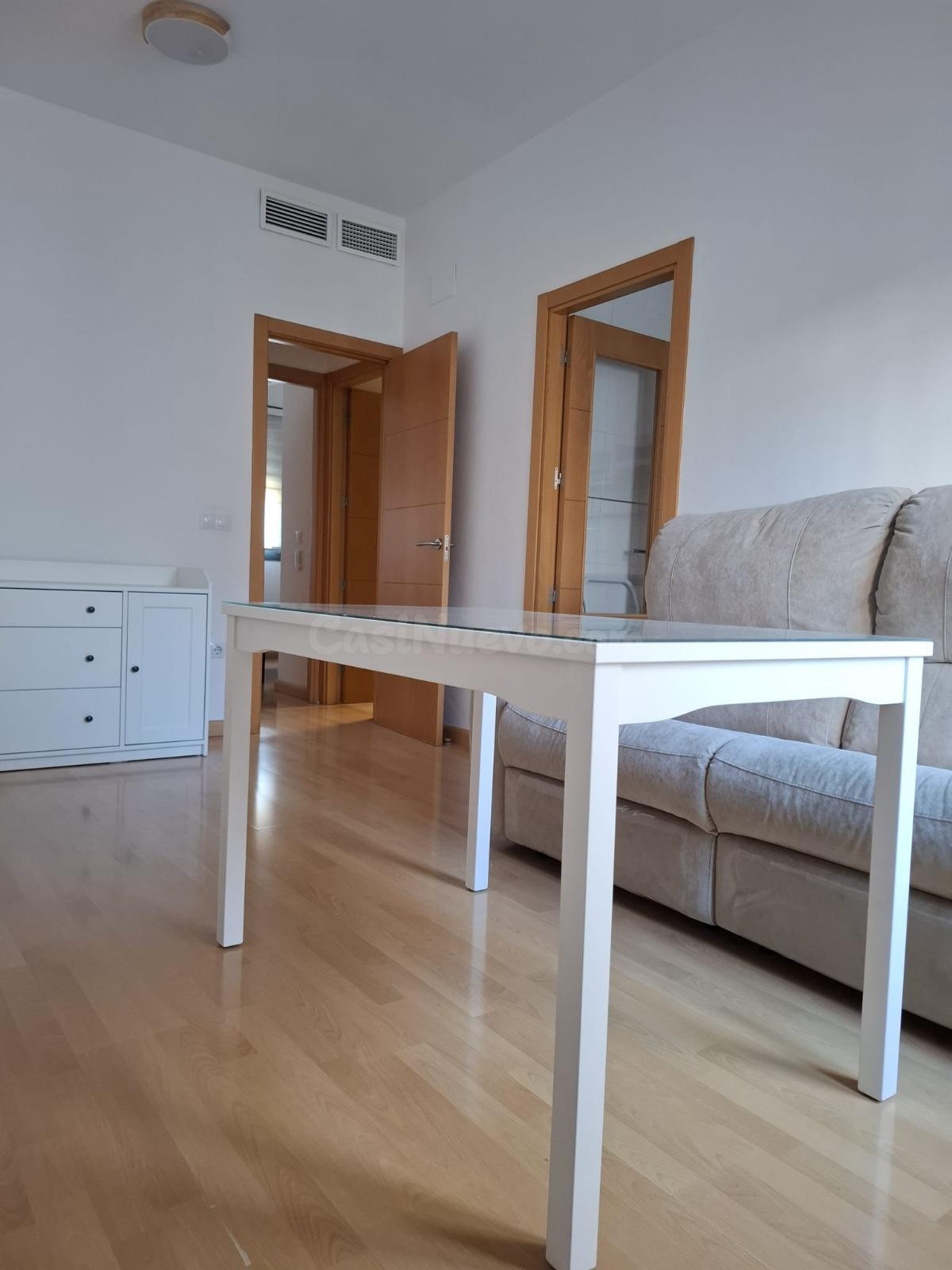 Acogedor Piso en Gelves: Listo para Entrar a Vivir por solo 
