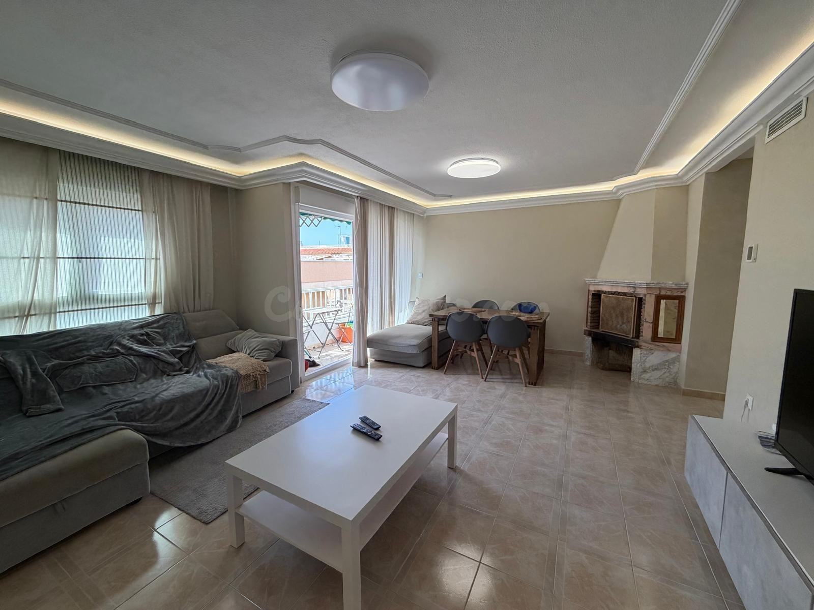 MAGNIFICA VIVIENDA TOTALMENTE REFORMADA EN SEGUNDA LINEA DE PLAYA
