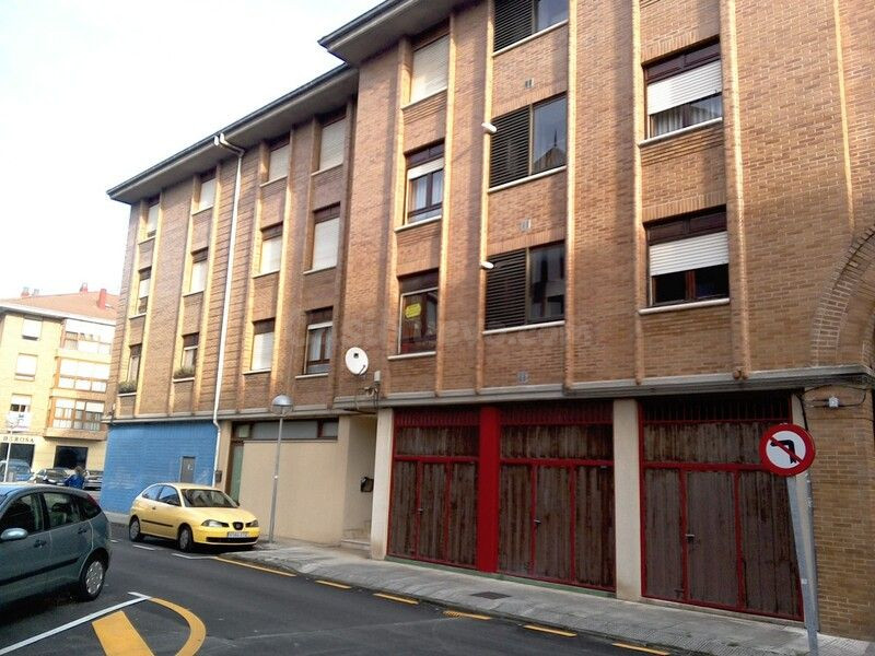 Local comercial 106m² en venta - Santiago de cartes