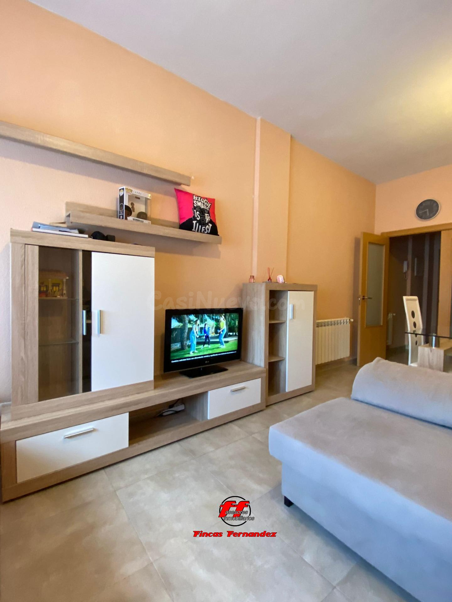 Fantástico piso en venta en Velilla de San Antonio - foto 4