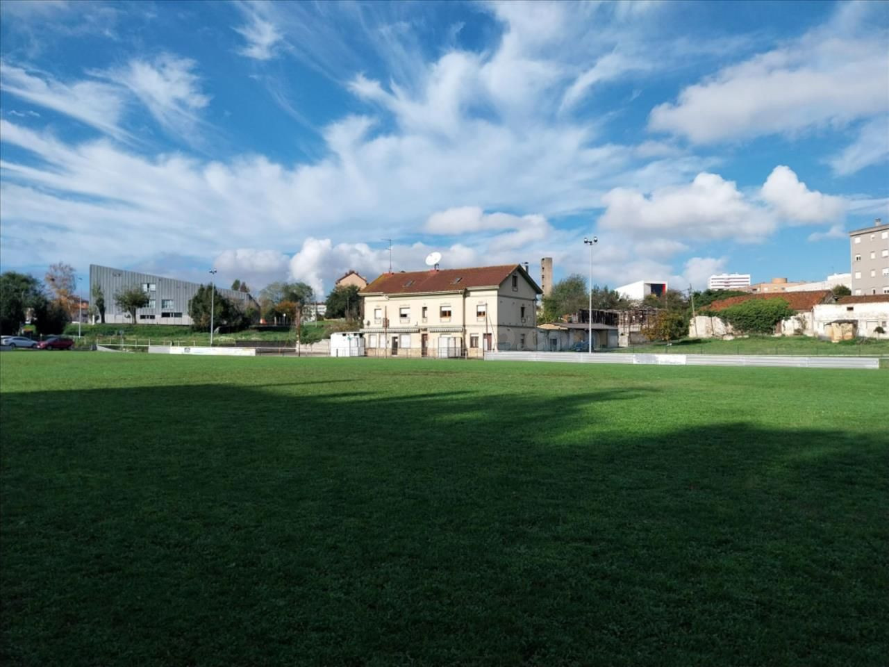 Piso 6188m² en venta - Roces - foto 4