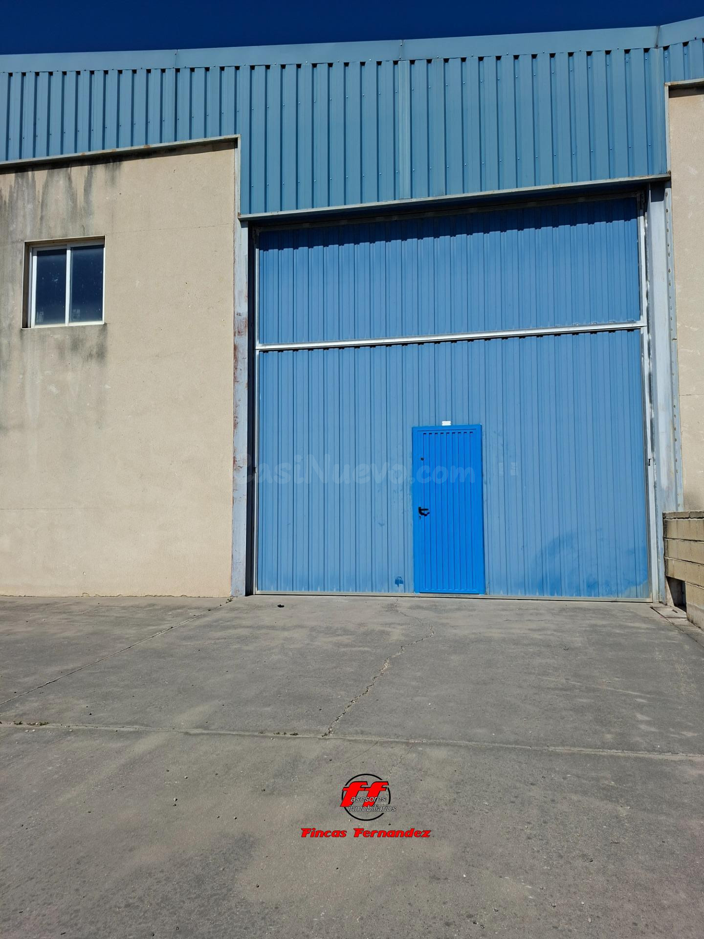 Nave industrial de 166 m2 en Polígono Miralrío de Velillla