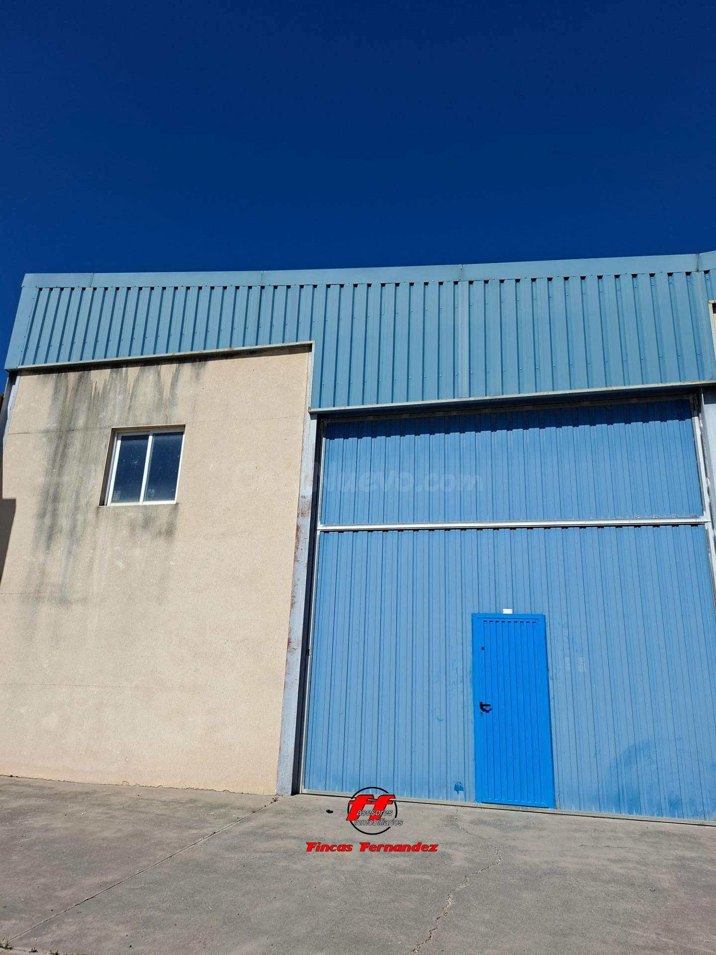 Nave industrial de 166 m2 en Polígono Miralrío de Velillla - foto 2
