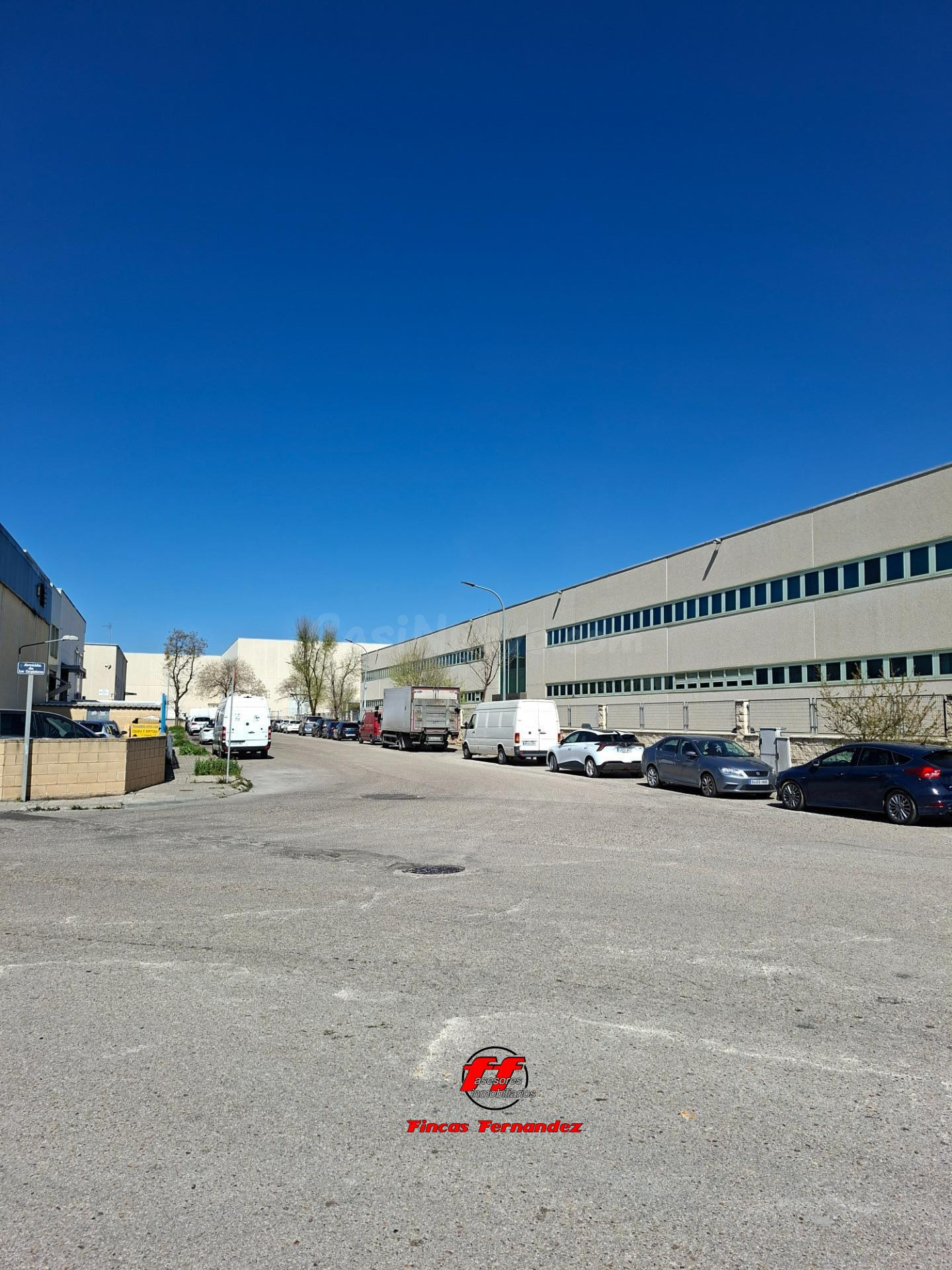 Nave industrial de 166 m2 en Polígono Miralrío de Velillla - foto 3