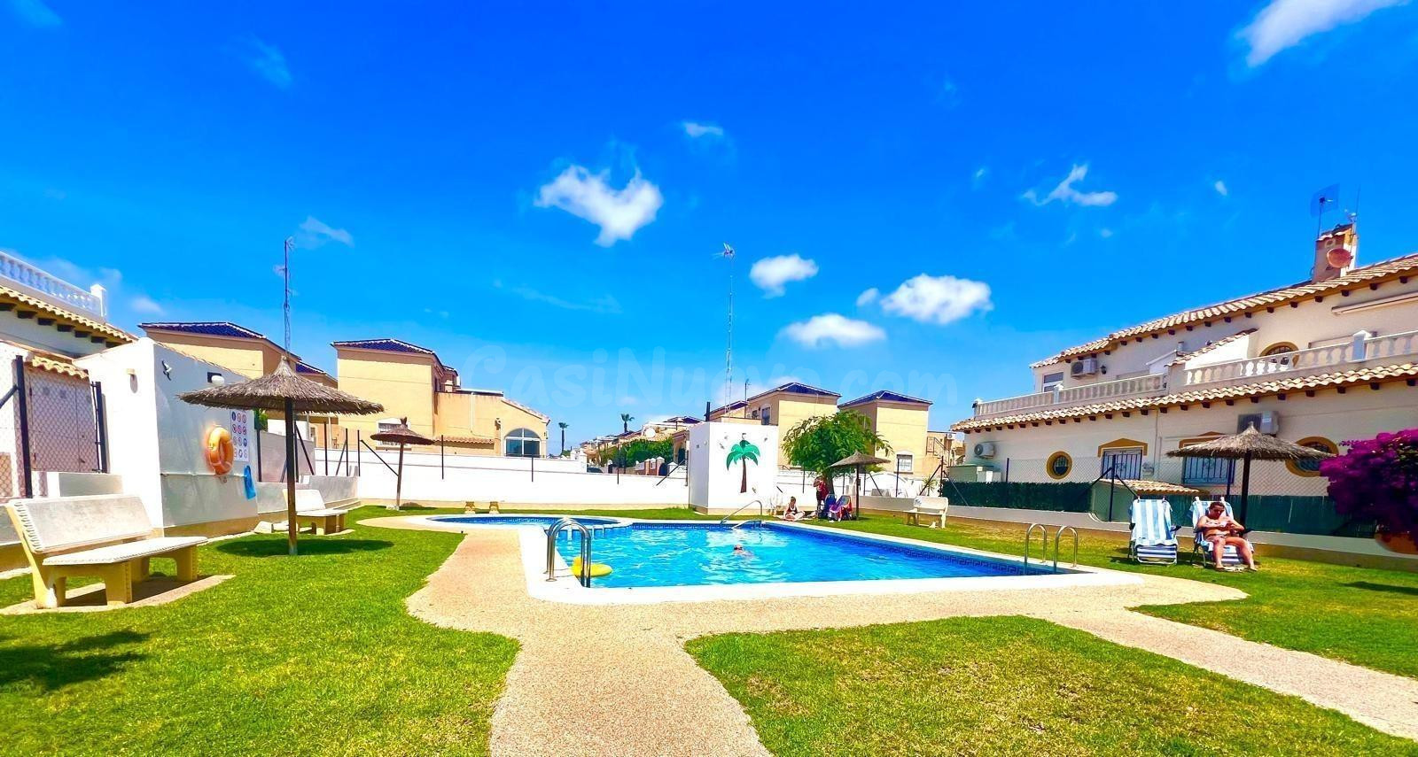 FANTASTICO VIVIENDA TOTALMENTE REFORMADA Y CON PISCINA COMUN - foto 2