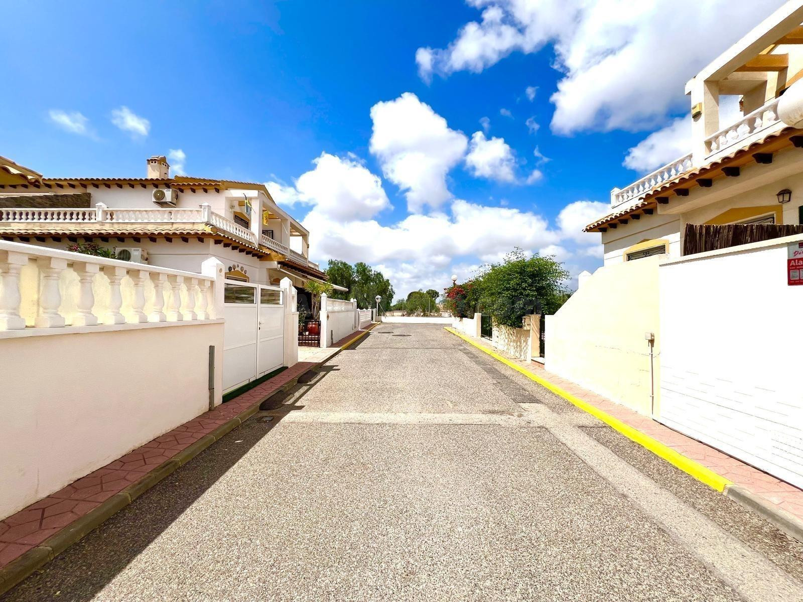 FANTASTICO VIVIENDA TOTALMENTE REFORMADA Y CON PISCINA COMUN - foto 3