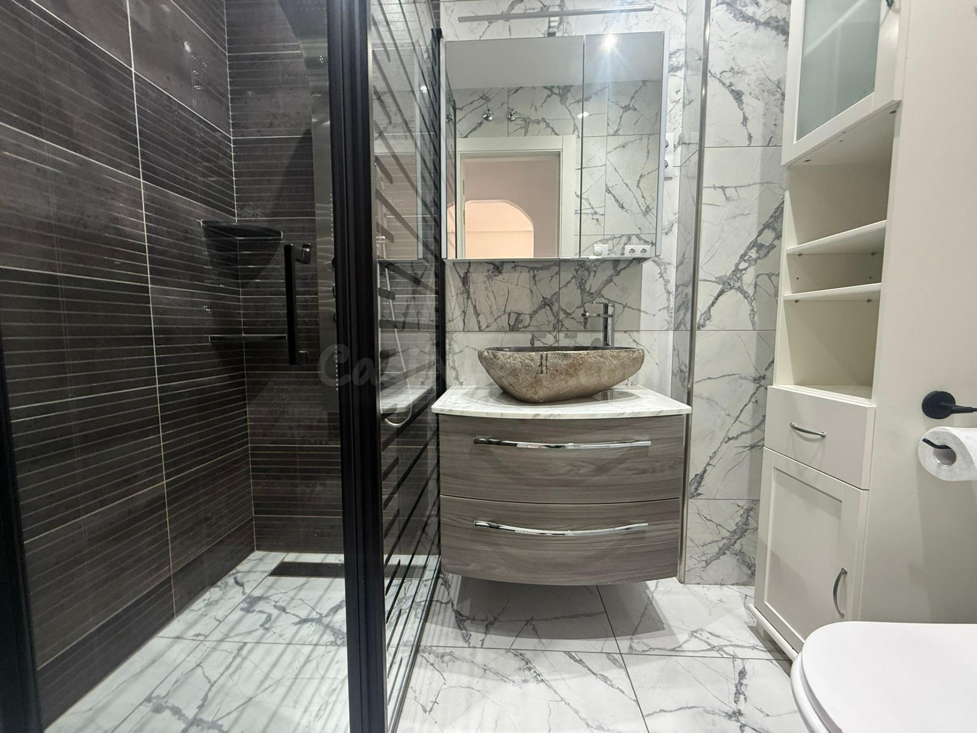 PRECIOSO ATICO TOTALMENTE REFORMADO CON PISCINA COMUNITARIA  - foto 4
