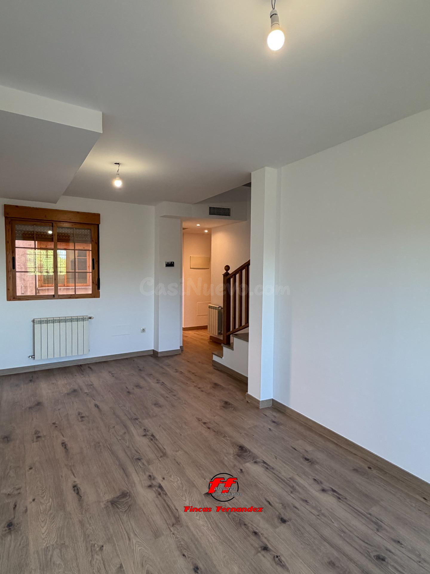 Acogedor dúplex en el centro de Velilla - foto 2