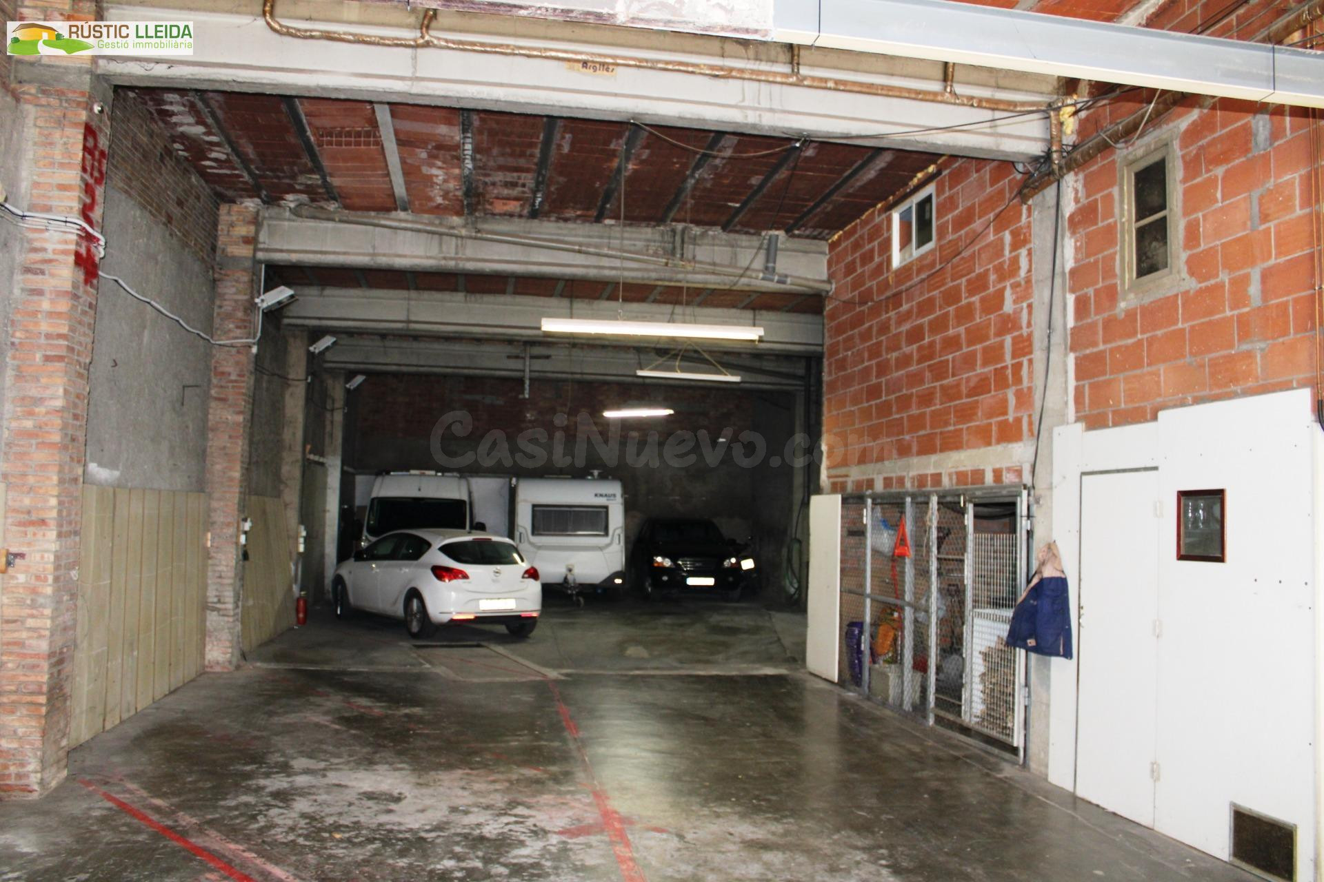 Local de unos 200 m2  a Tàrrega.