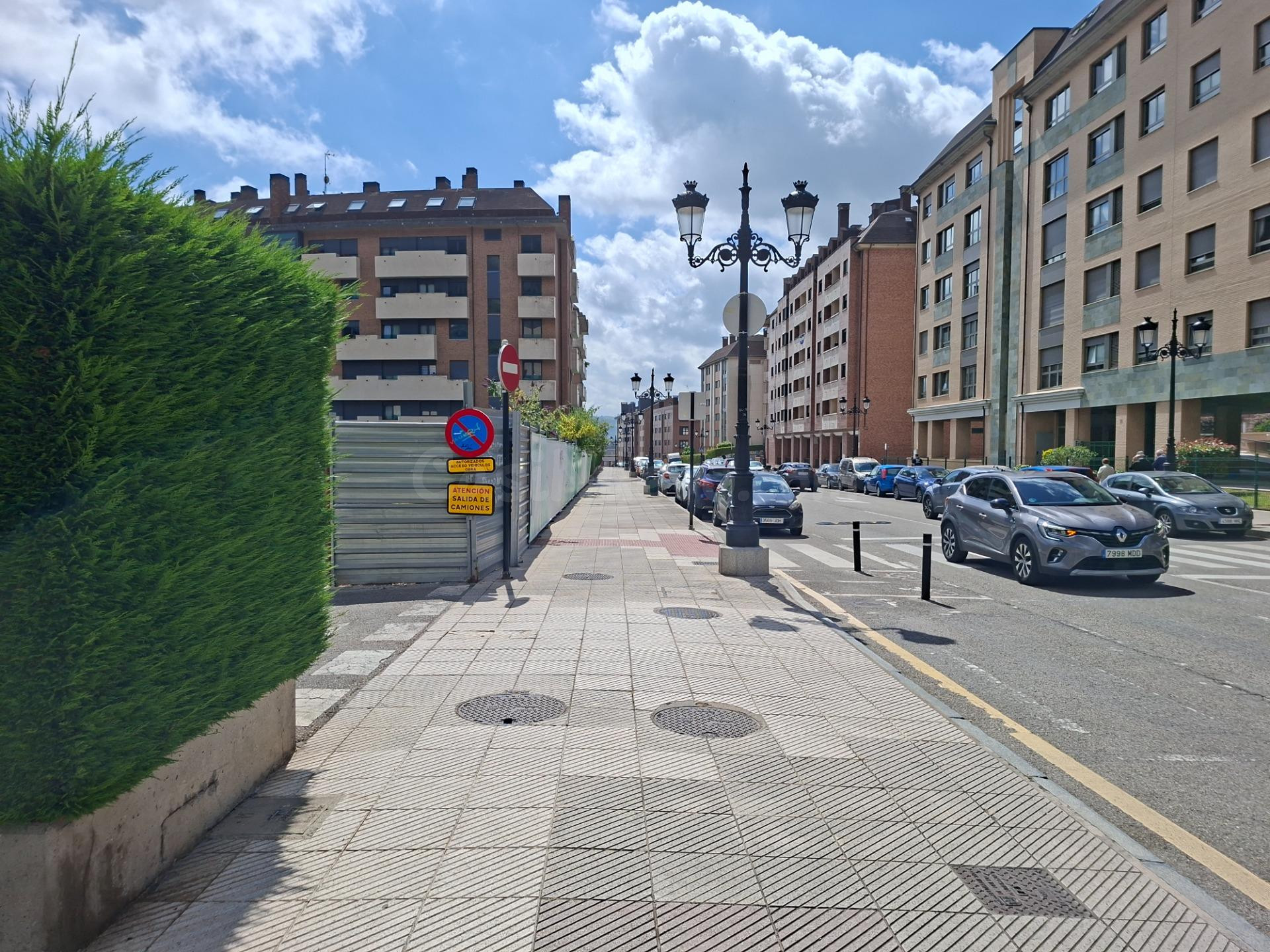 Plaza de garaje para moto en Oviedo - foto 2