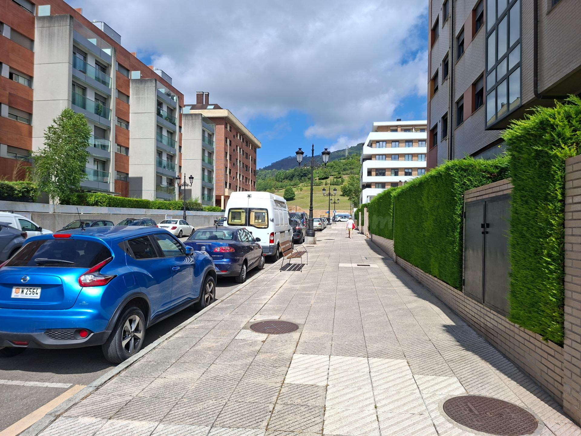 Plaza de garaje para moto en Oviedo - foto 2