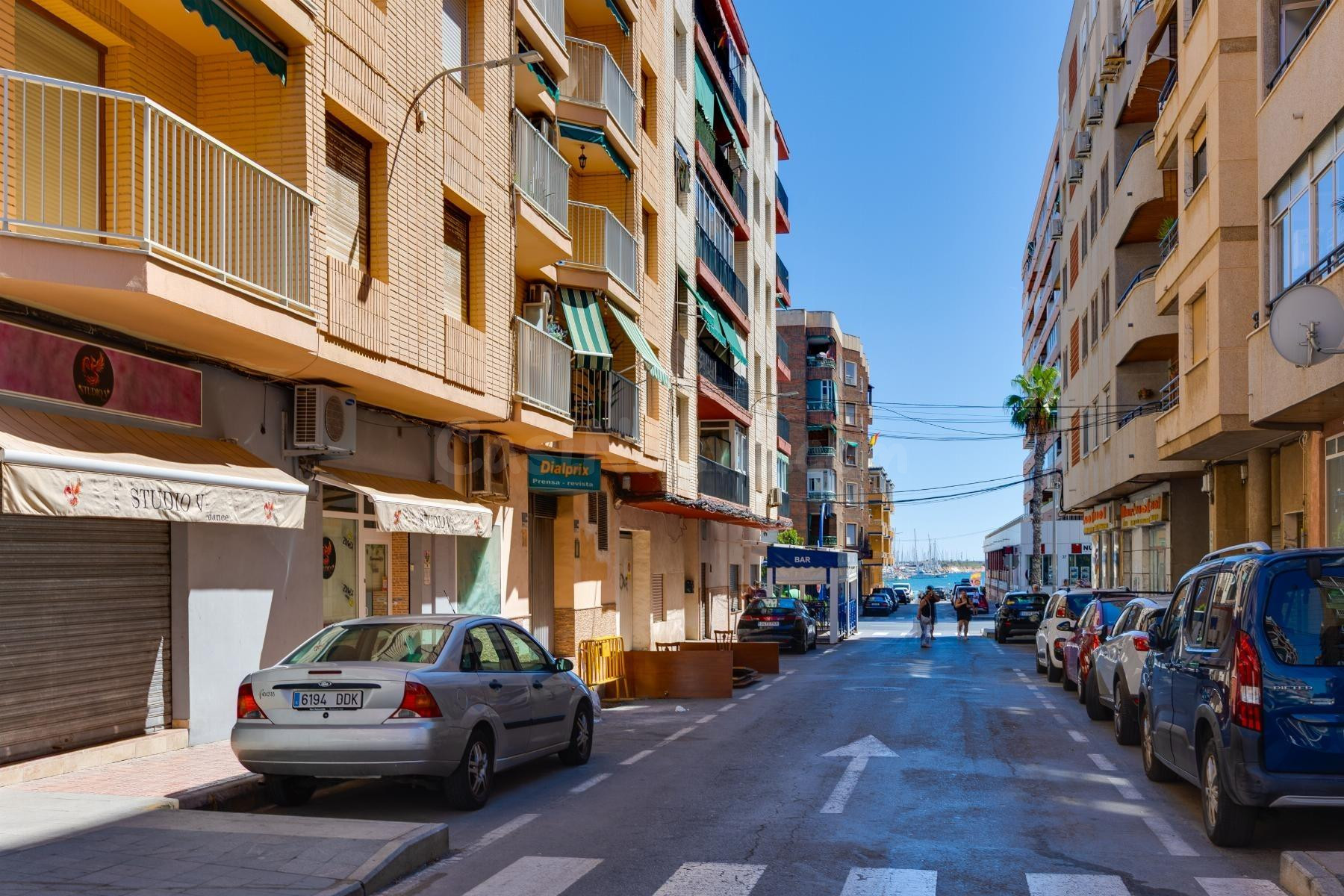 MAGNIFICA VIVIENDA, IDEAL PARA VIVIR TODO EL AÑO POR SU CERC - foto 4