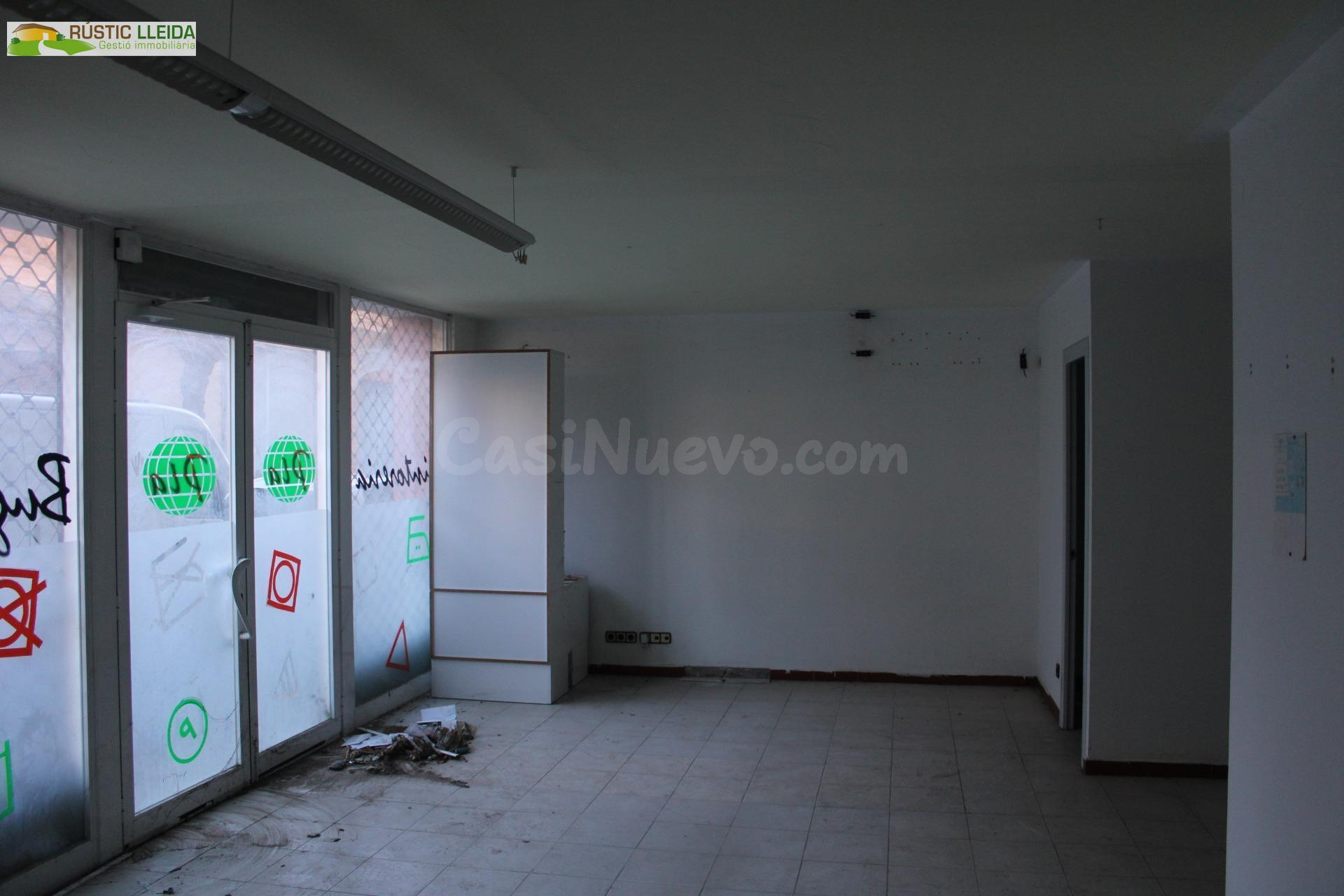 Local comercial en venta en Tàrrega. - foto 2