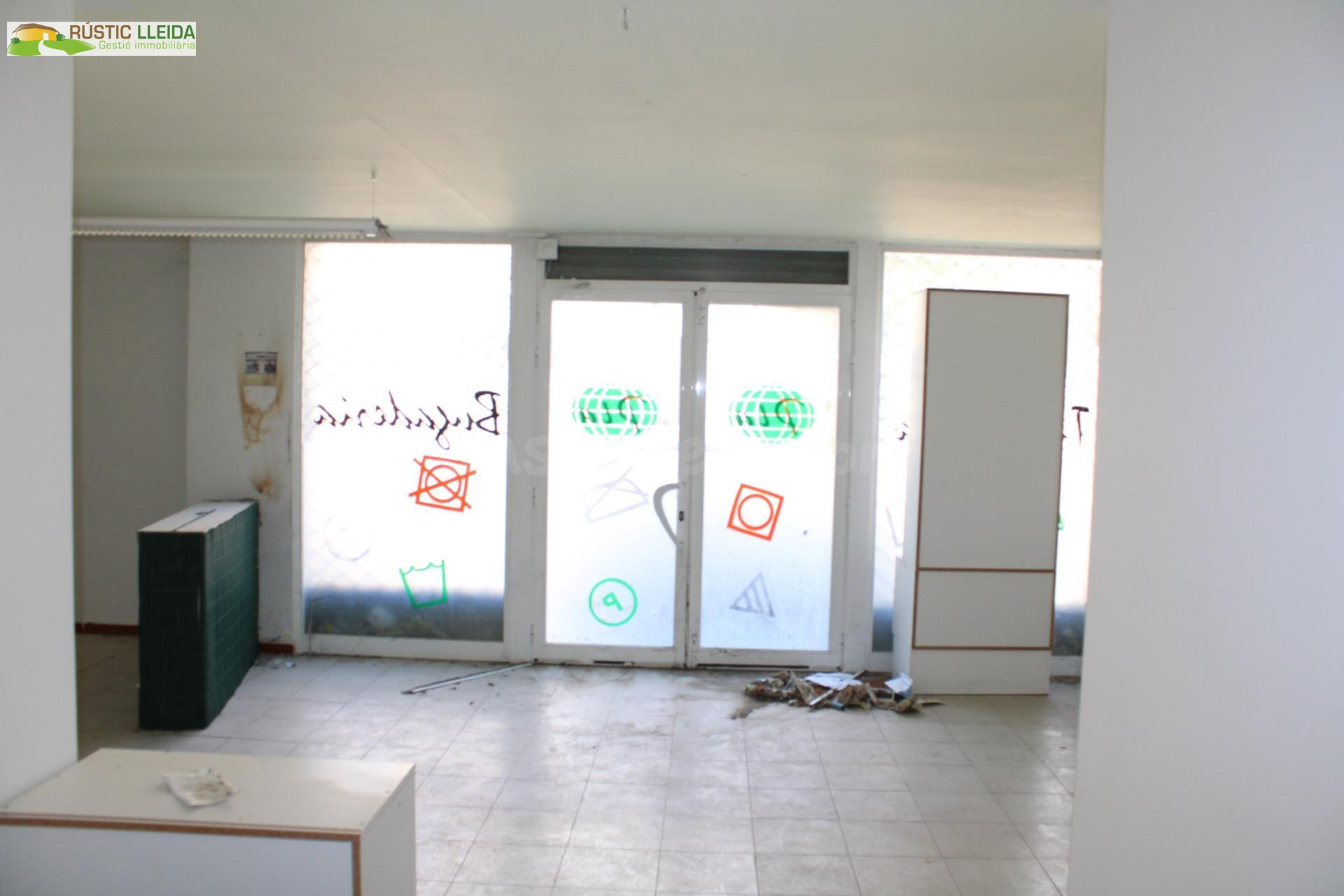 Local comercial en venta en Tàrrega. - foto 3