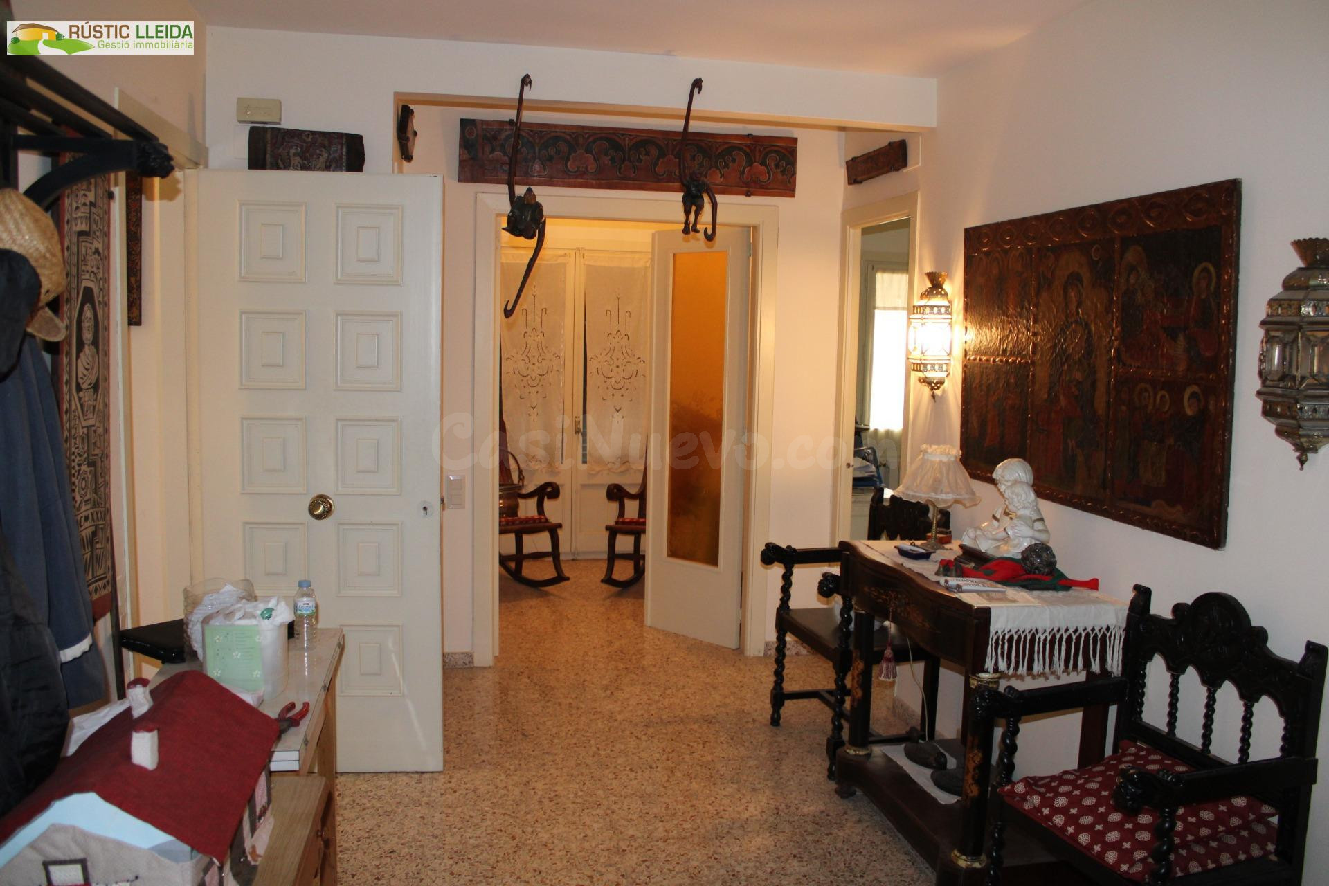 GRAN OPORTUNIDAD – CASA DE PUEBLO CON ALMACENES EN EL CENTRO - foto 3