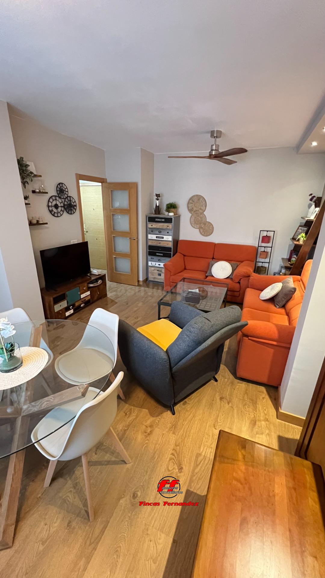 Acogedor piso de 3 habitaciones en Velilla - foto 2