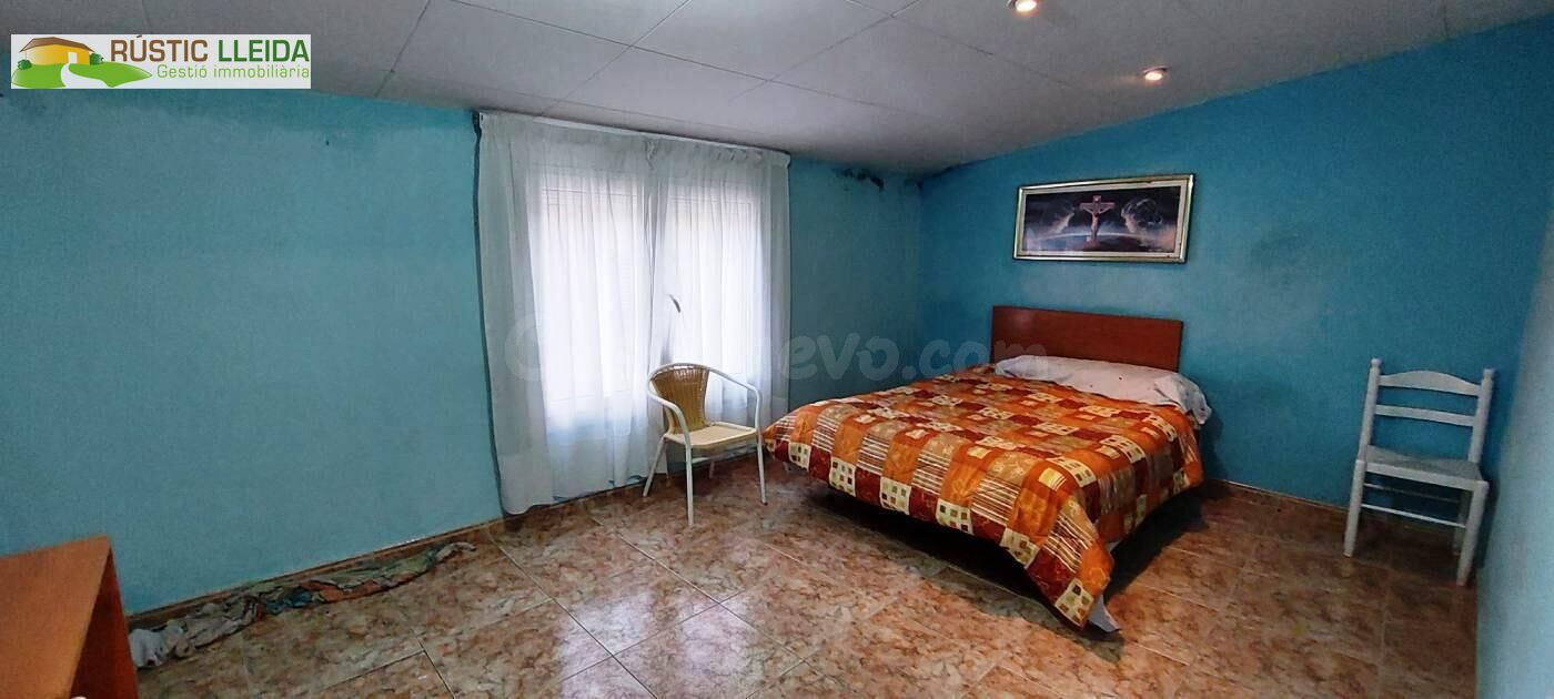 CASA GRANDE CON GARAJE, TERRAZA Y 5 habitaciones EN ARBECA. - foto 4