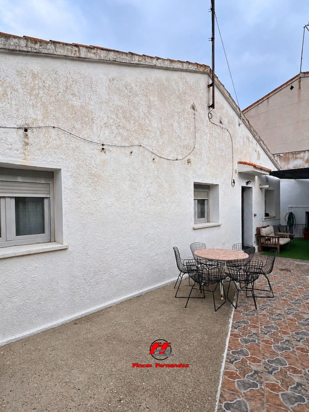 Casa reformada con patio en Loeches - foto 5