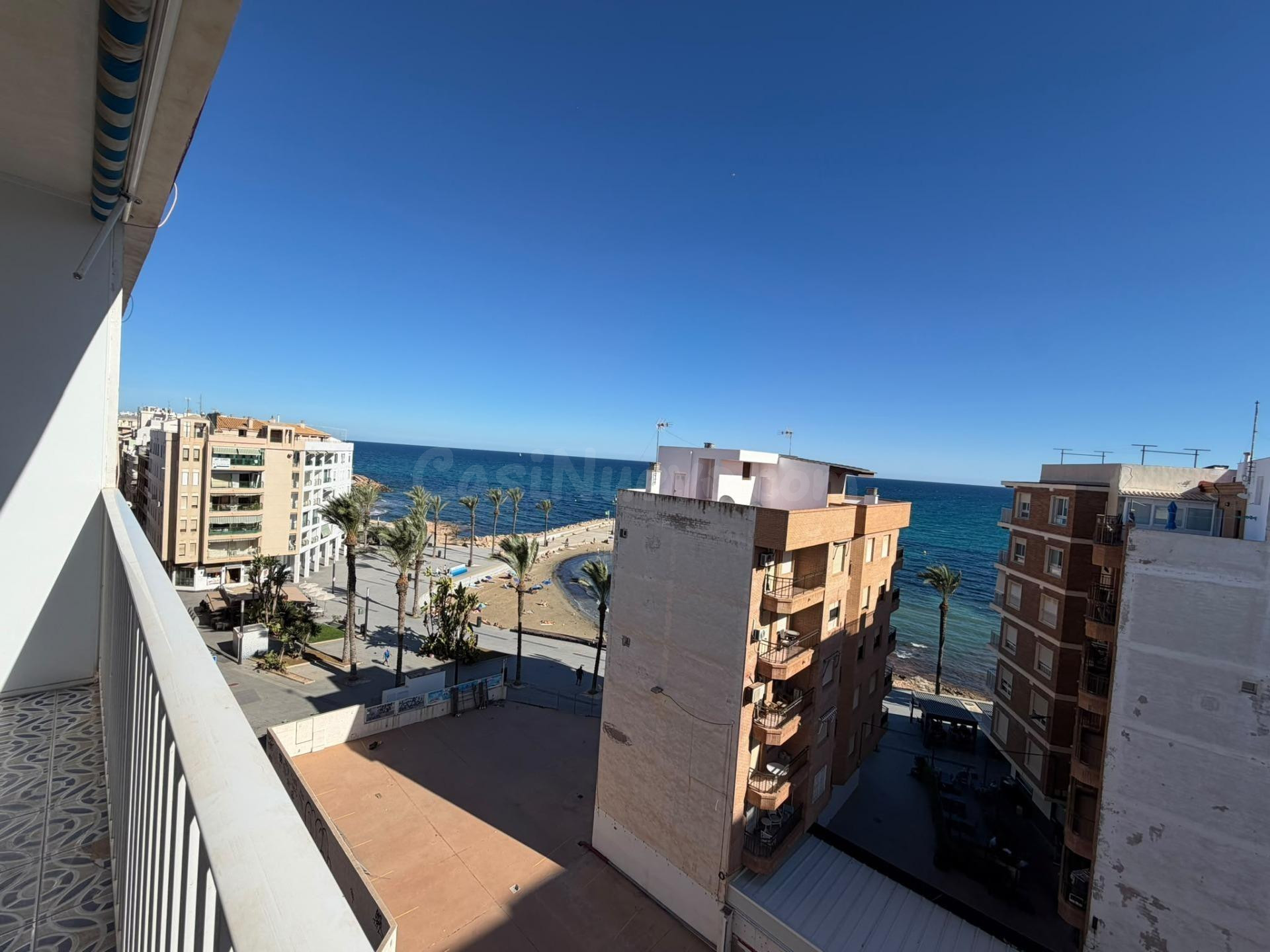 ESTUPENDO APARTAMENTO TOTALMENTE REFORMADO CON VISTAS AL MAR