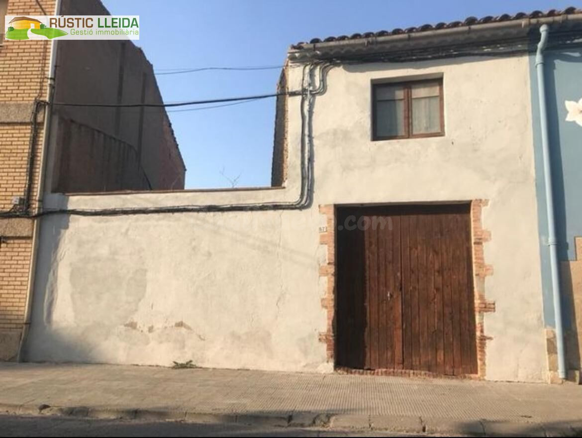 PARCELA URBANA EN IVARS D'URGELL.