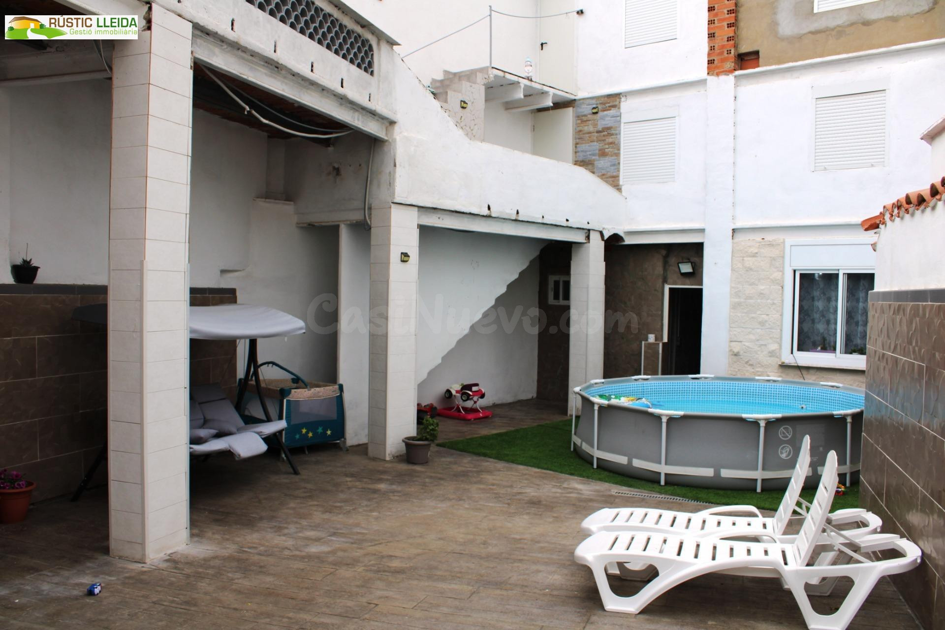 Una casa con acceso desde dos calles y un sinfín de posibili - foto 2