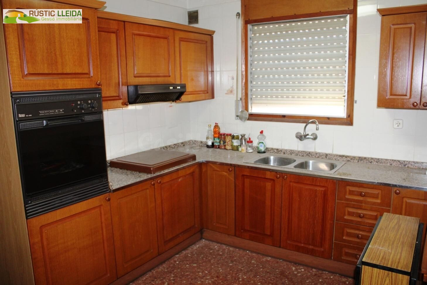 Casa adosada con jardín en Tàrrega. - foto 2