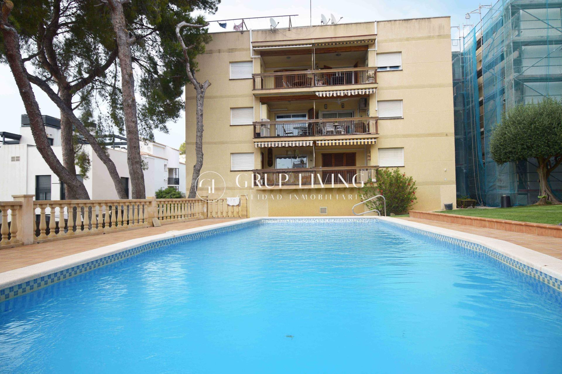 ACOGEDOR PISO EN LA URBANIZACIÓN DE VALLPINEDA