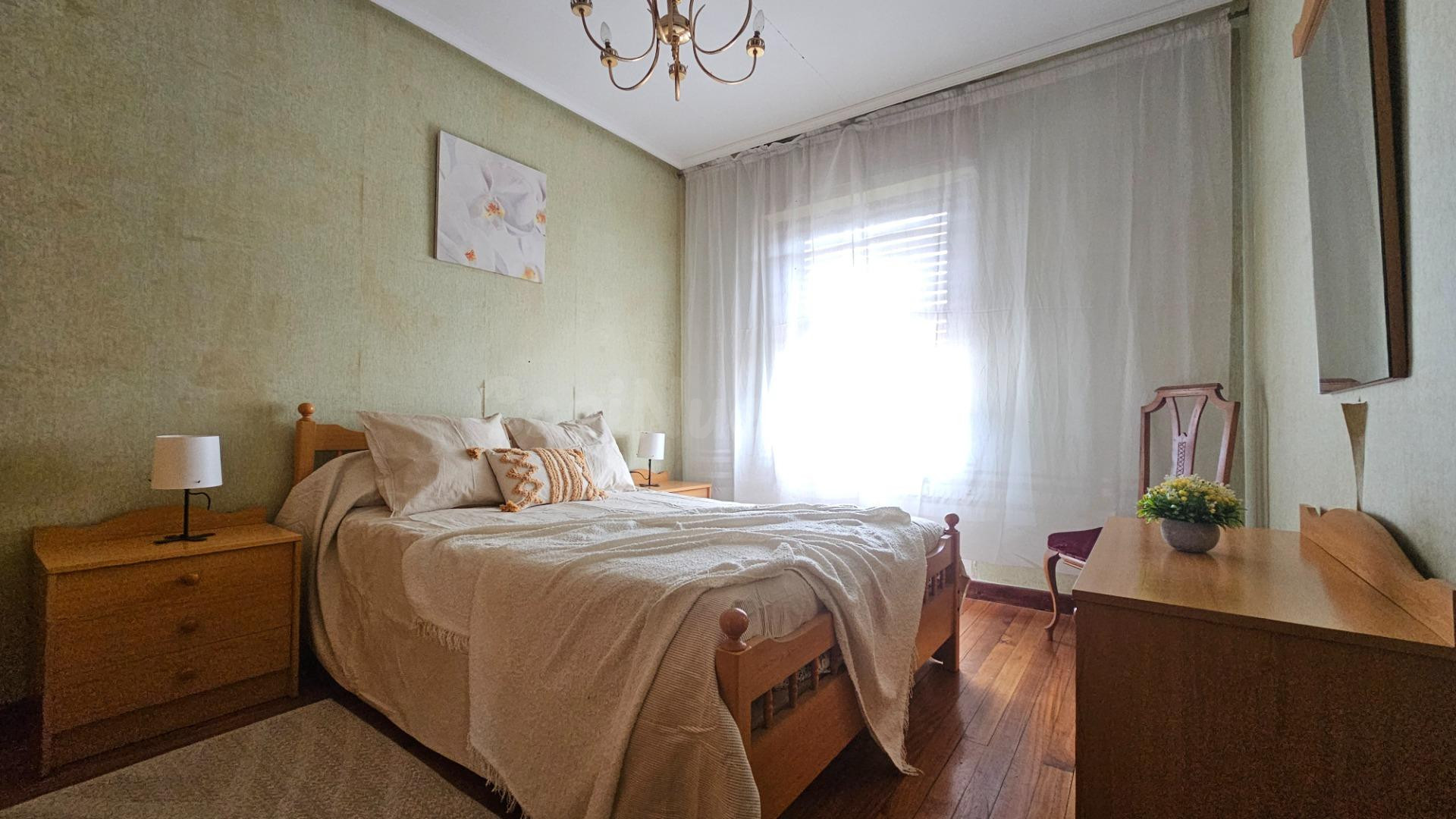 Piso con terraza y garaje - foto 3
