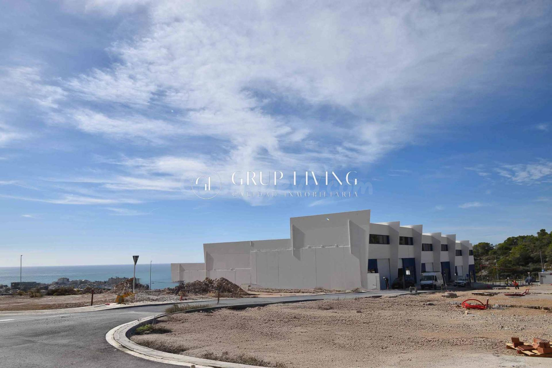 NAVE INDUSTRIAL DE OBRA NUEVA EN EL POLÍGONO DE MAS ALBA - foto 3