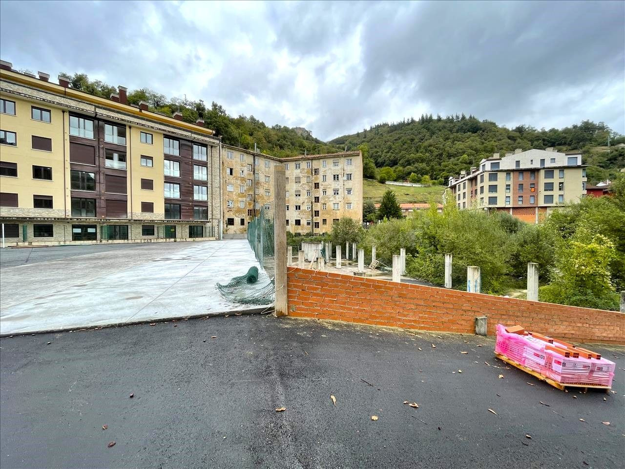 Edificio 1 habitación 4436m² en venta - Cabanaquinta