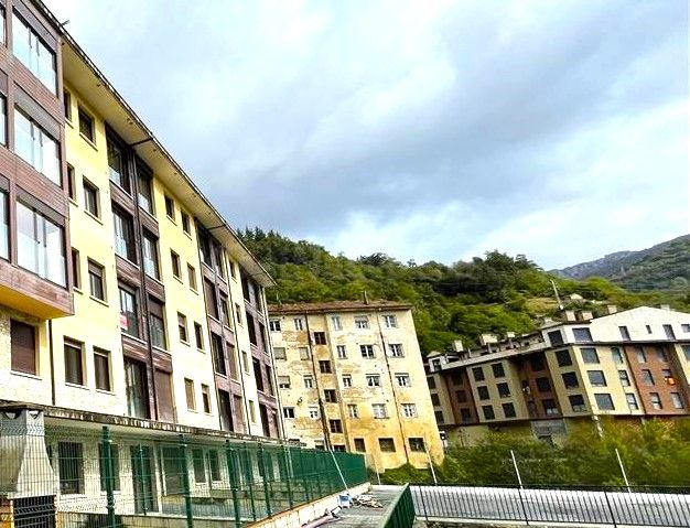 Edificio 1 habitación 4436m² en venta - Cabanaquinta - foto 5