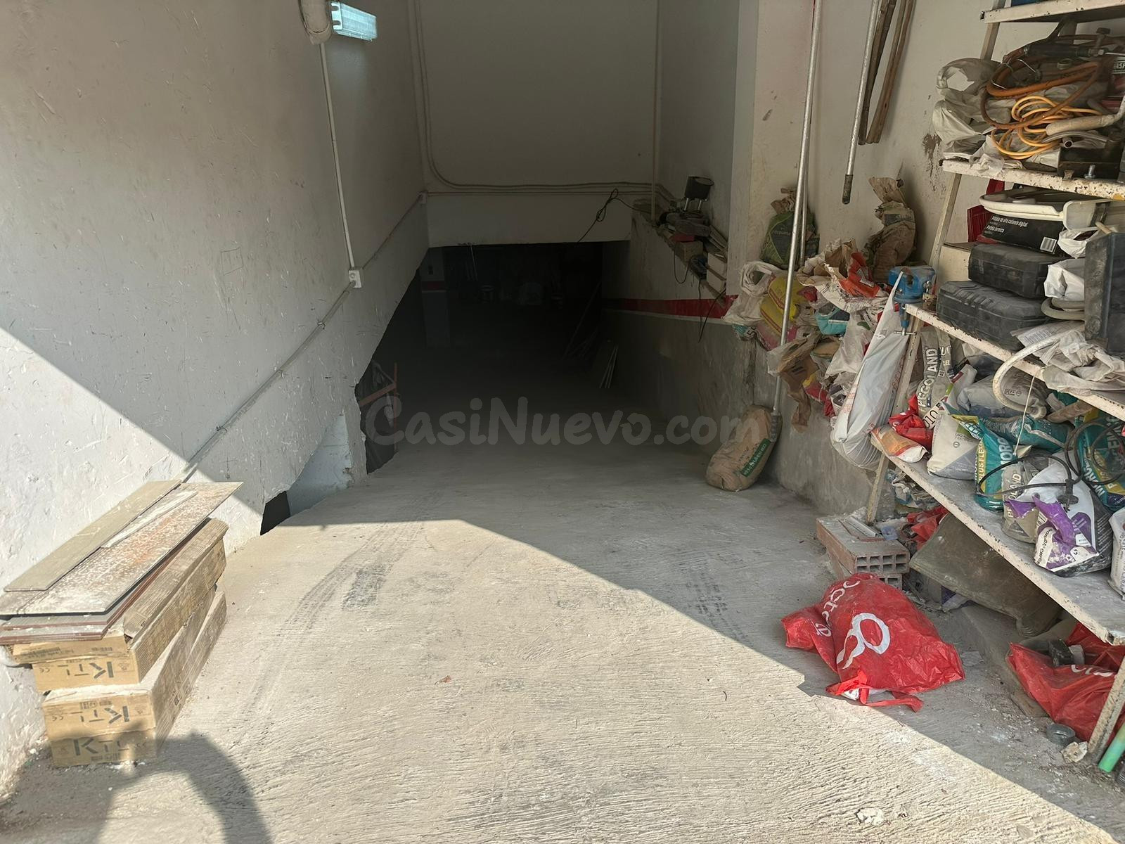 Local comercial 395m² en venta - Área de Picassent - foto 2
