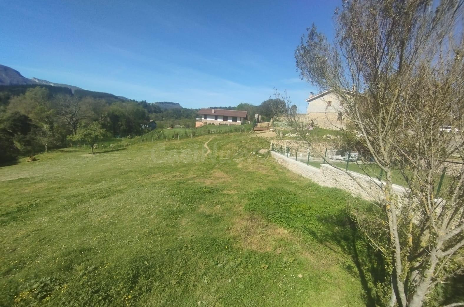 PARCELA URBANA EN VILLANUEVA DE MENA - foto 2