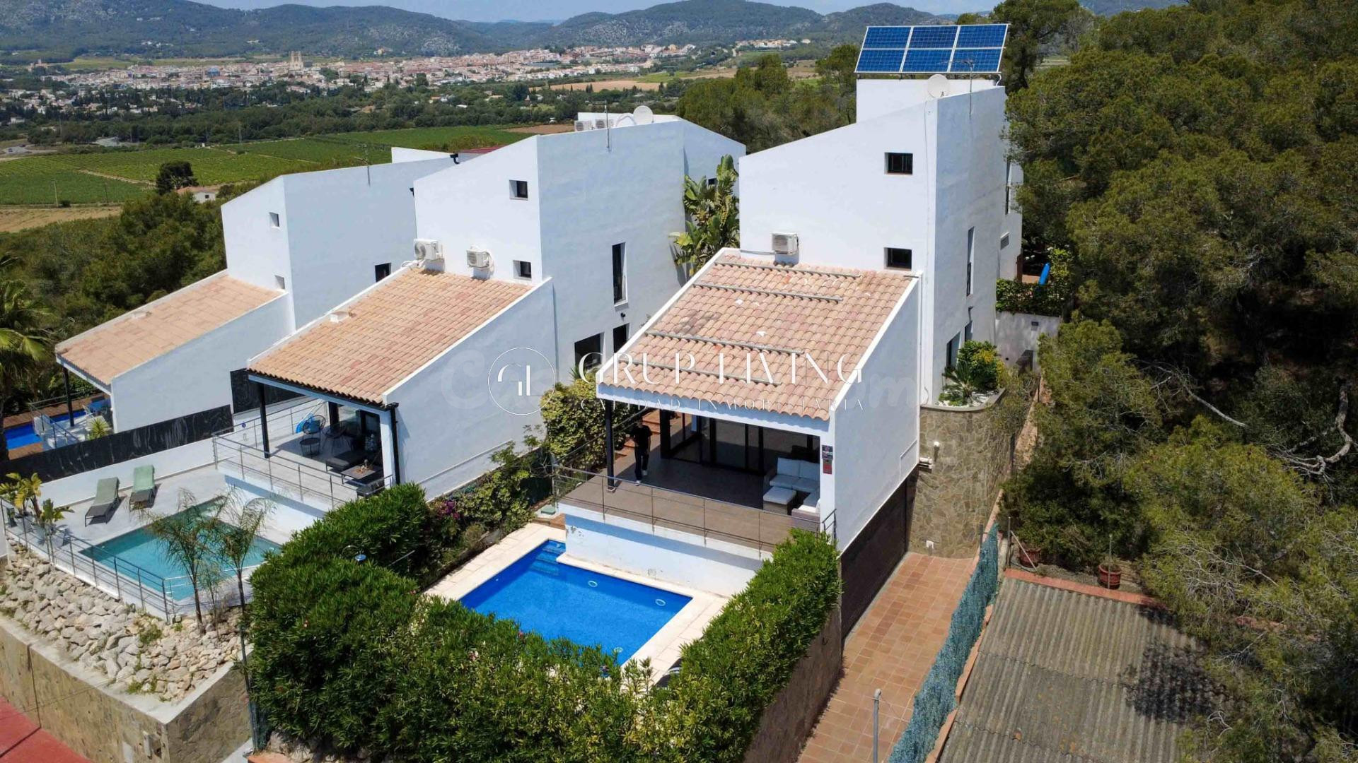 CASA EN VALLPINEDA CON LICENCIA TURISTICA Y VISTAS AL MAR