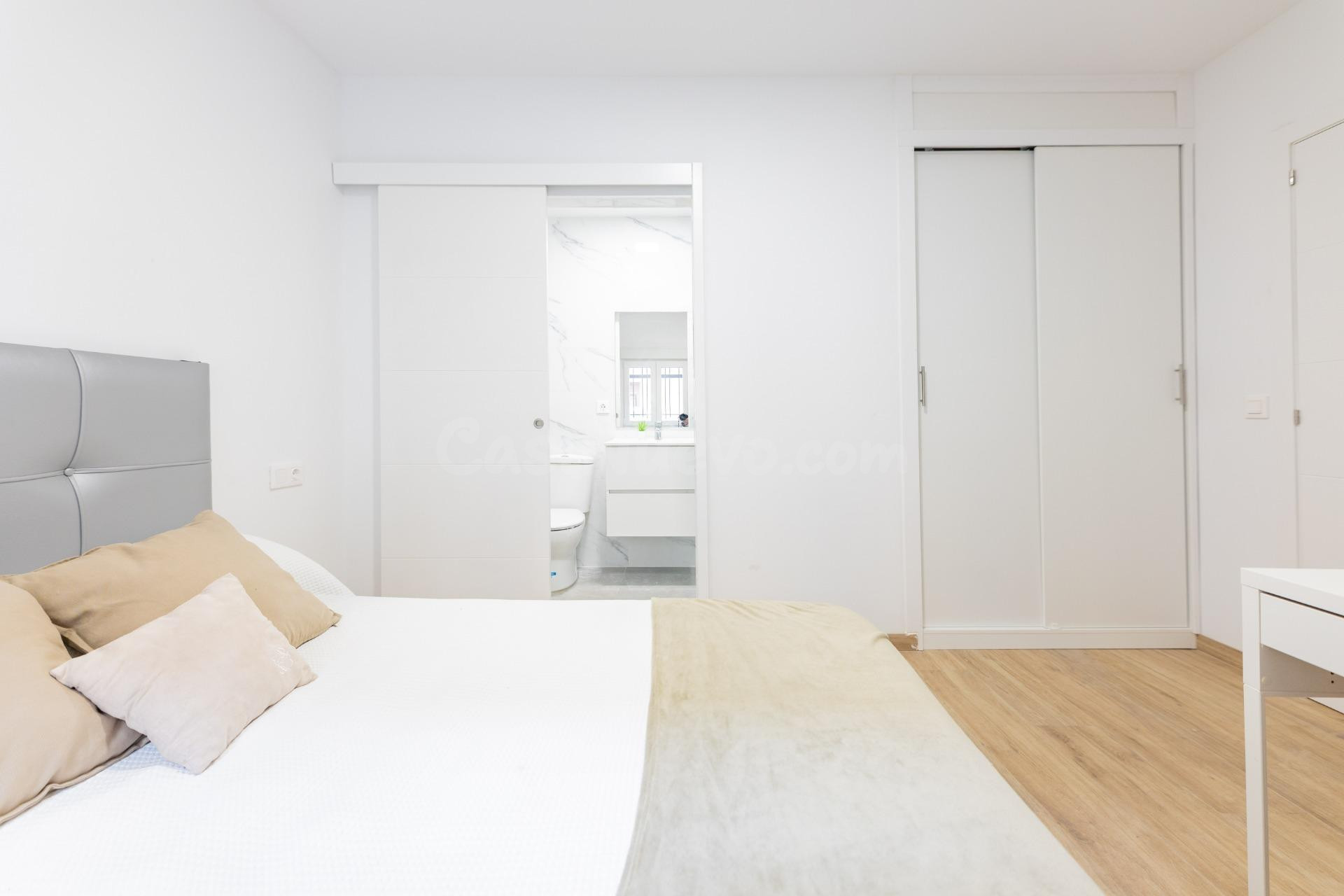 OPORTUNIDAD! BAJO VIVIENDA  REFORMA INTEGRA A ESTRENAR, TRES - foto 2