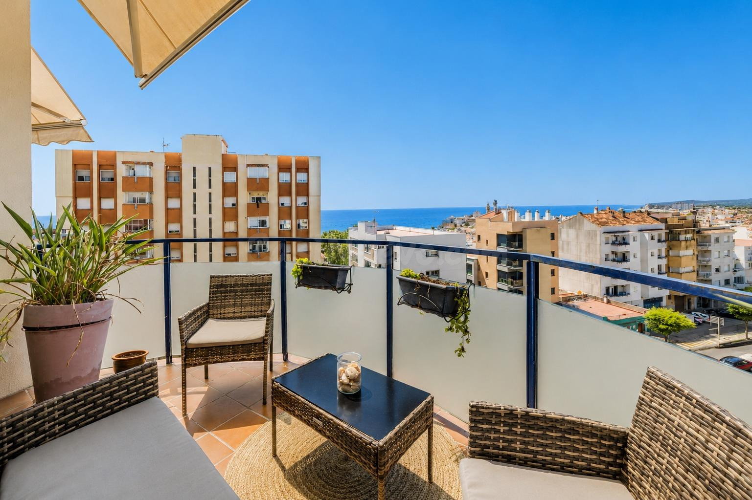 DUPLEX LUMINOSO EN ELS MOLINS
