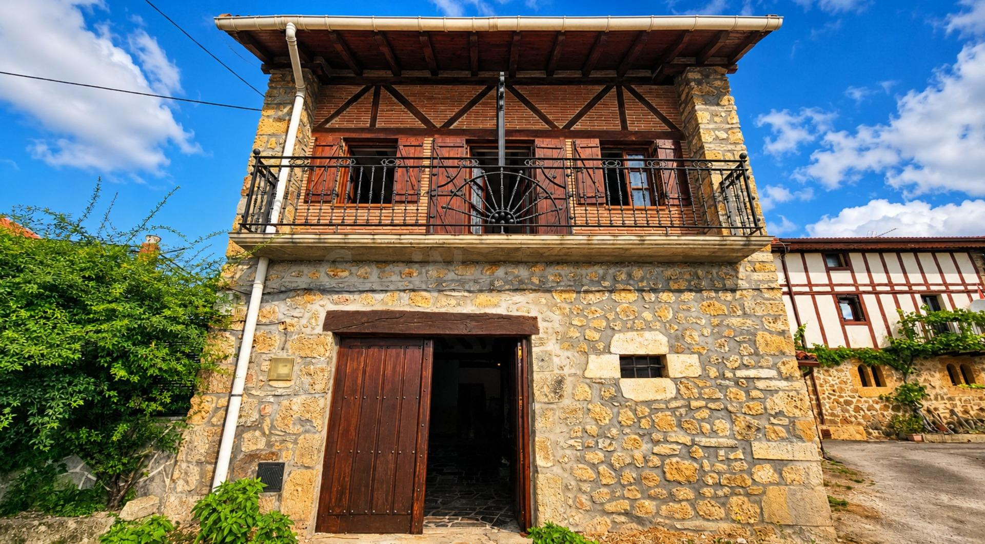 Casa en el corazón de Lezana - foto 2