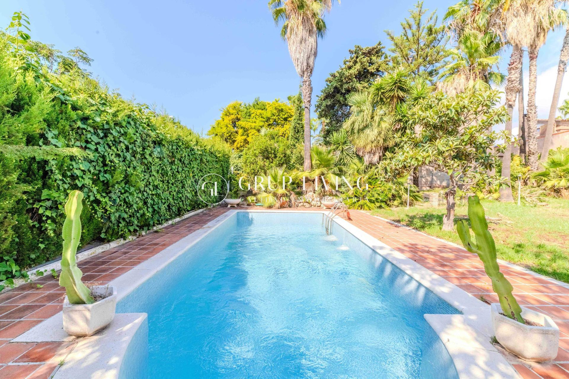 VILLA EN CAMBRILS CON PISCINA Y JARDÍN PRIVADO - foto 4