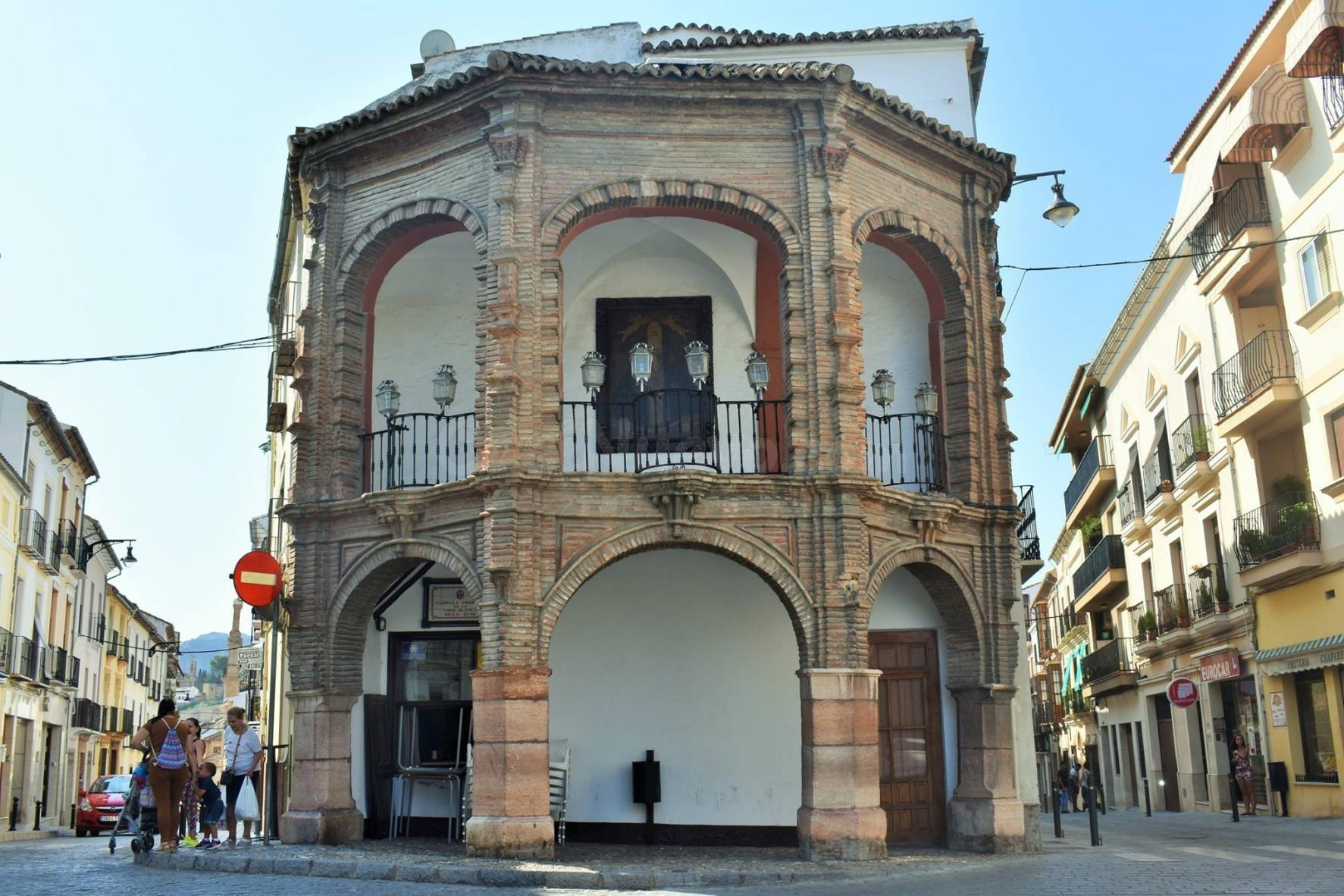 Tu tranquilidad empieza aquí: dos plazas de garaje en Calle 