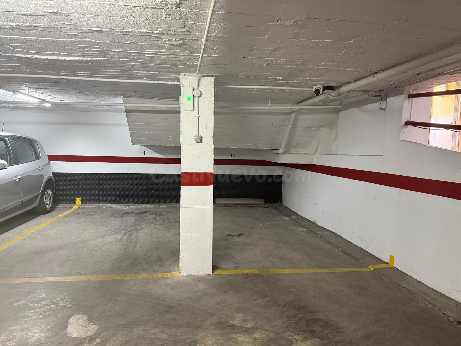 Tu tranquilidad empieza aquí: dos plazas de garaje en Calle  - foto 4