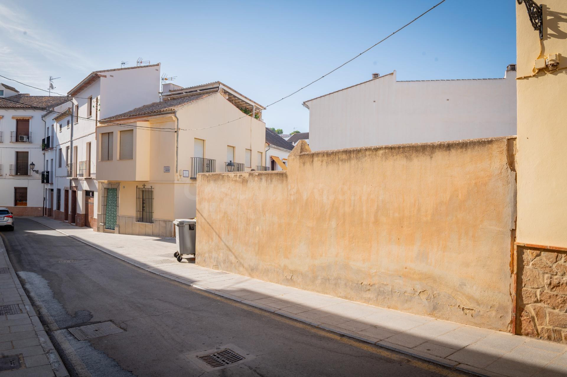 ¡Invierte en el corazón de Antequera! Solar con gran potenci