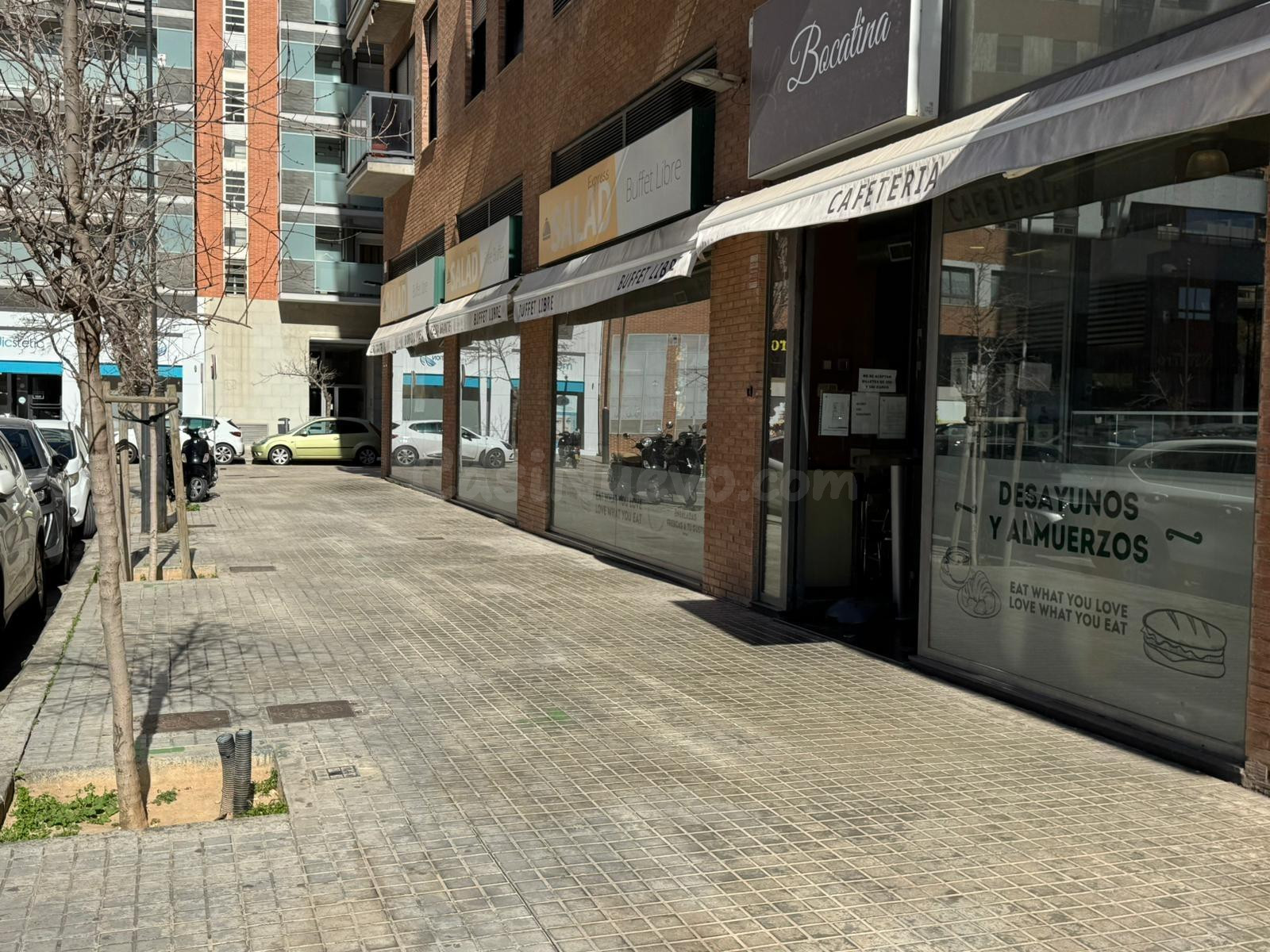 LOCAL REVALORIZABLE ESQUINERO CON TERRAZA Y SOL - foto 2