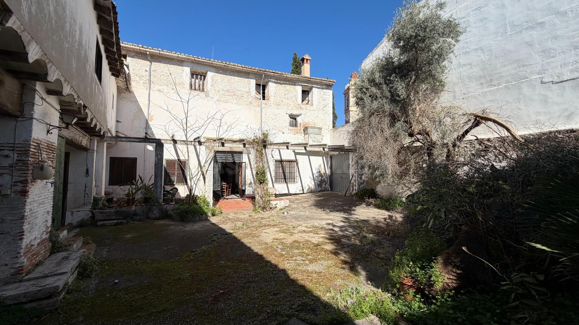 Casa de Pueblo en Alberic: 751 m2, 6 Hab, Gran Patio y Antig - foto 2
