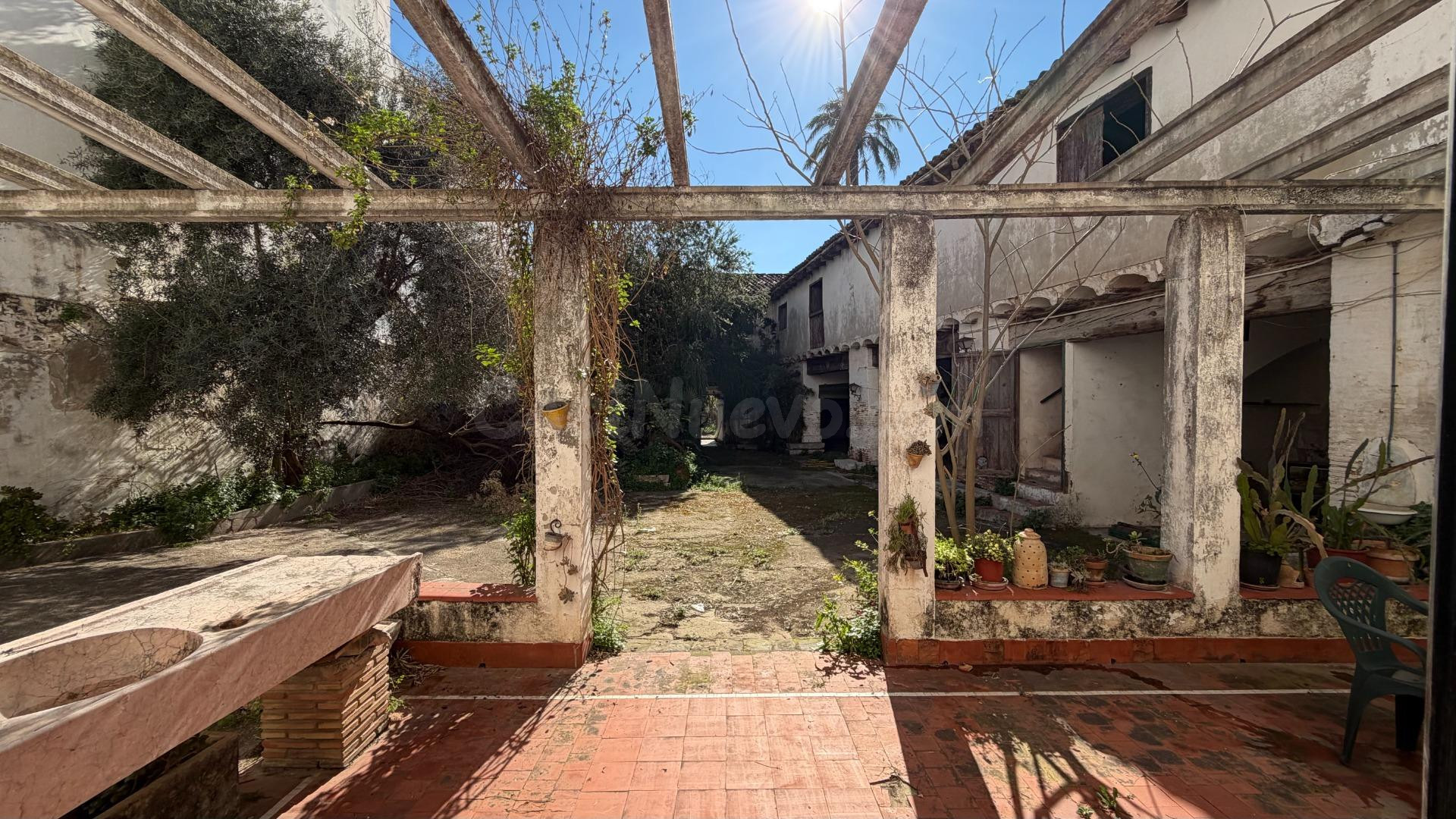 Casa de Pueblo en Alberic: 751 m2, 6 Hab, Gran Patio y Antig - foto 3