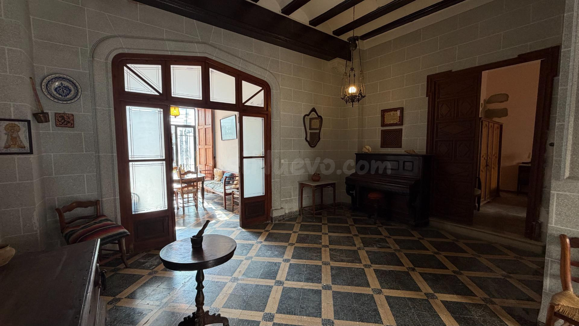 Casa de Pueblo en Alberic: 751 m2, 6 Hab, Gran Patio y Antig - foto 4