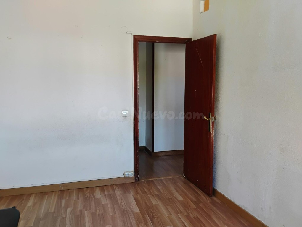Se vente piso en zona inmejorable de Vitoria -Gasteiz - foto 2