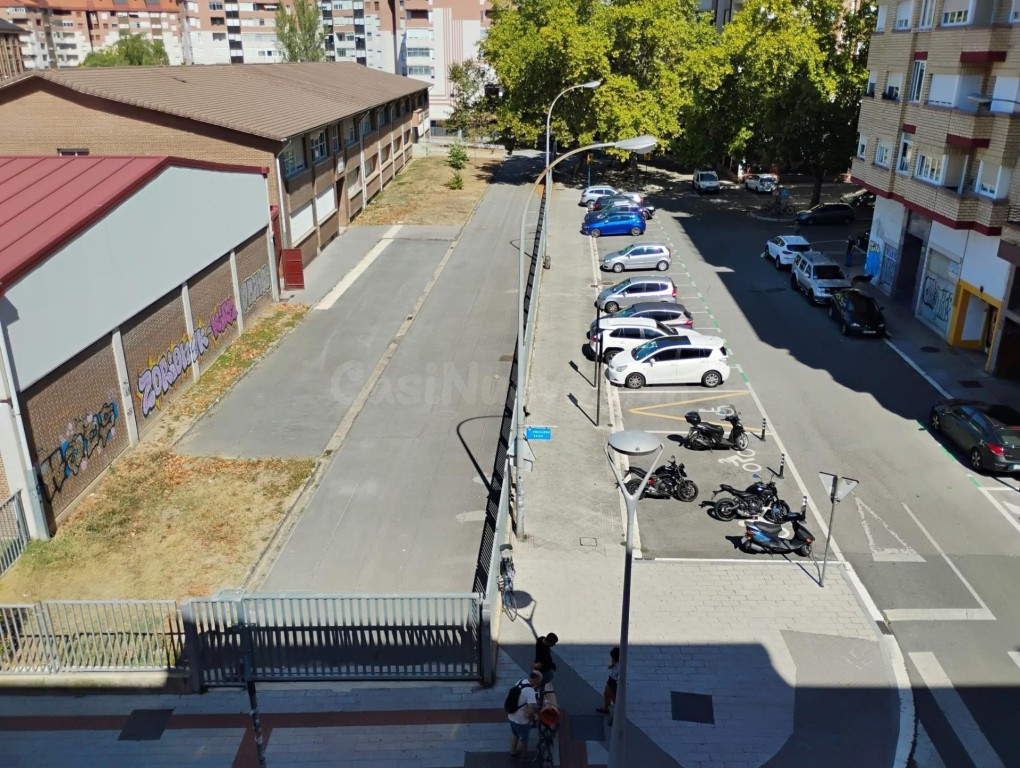 Se vente piso en zona inmejorable de Vitoria -Gasteiz - foto 3