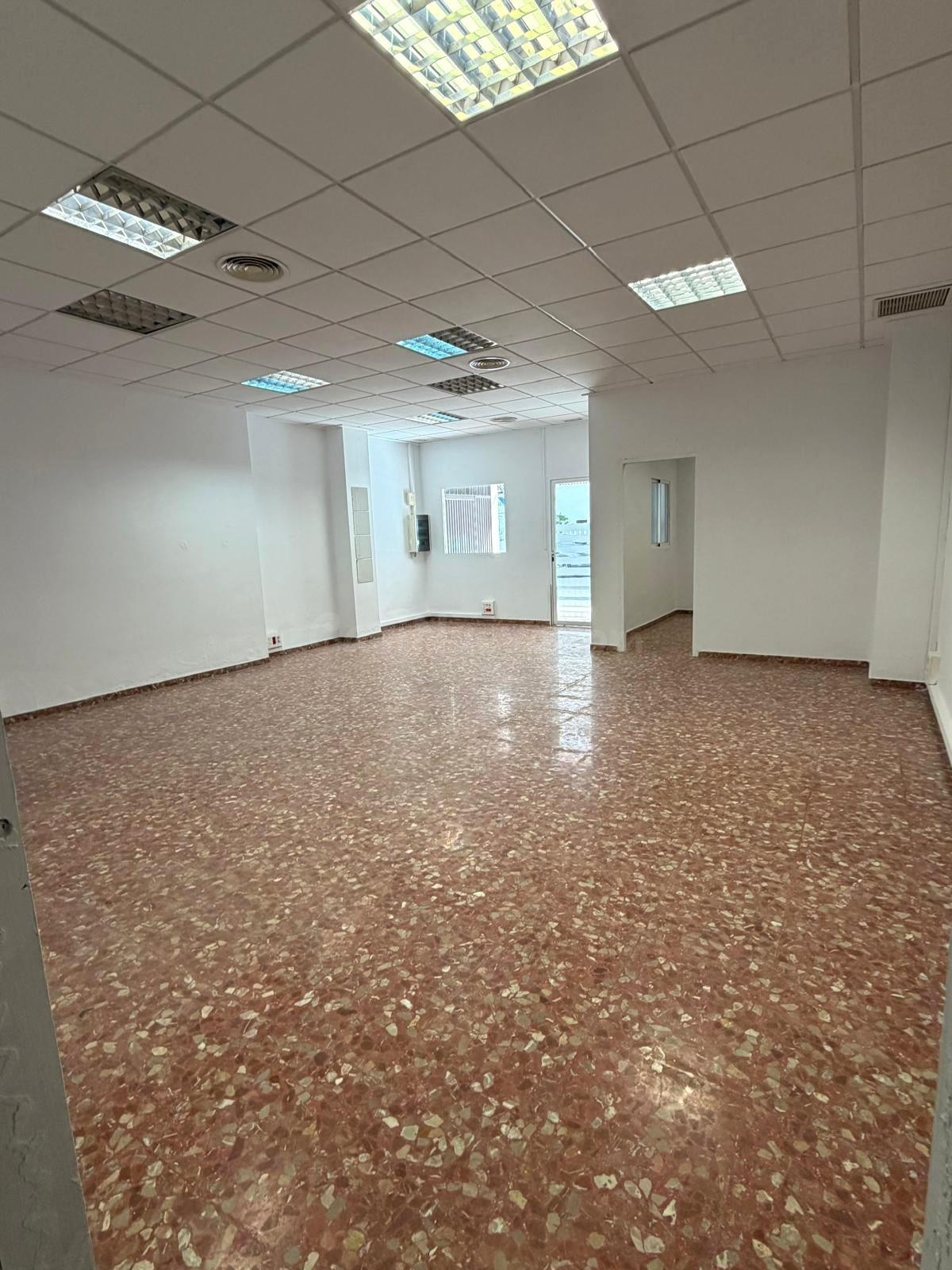 ¿¿TE GUSTARIA MONTAR UNA ACADEMIA, CLINICA O GIMNASIO FRENTE - foto 3