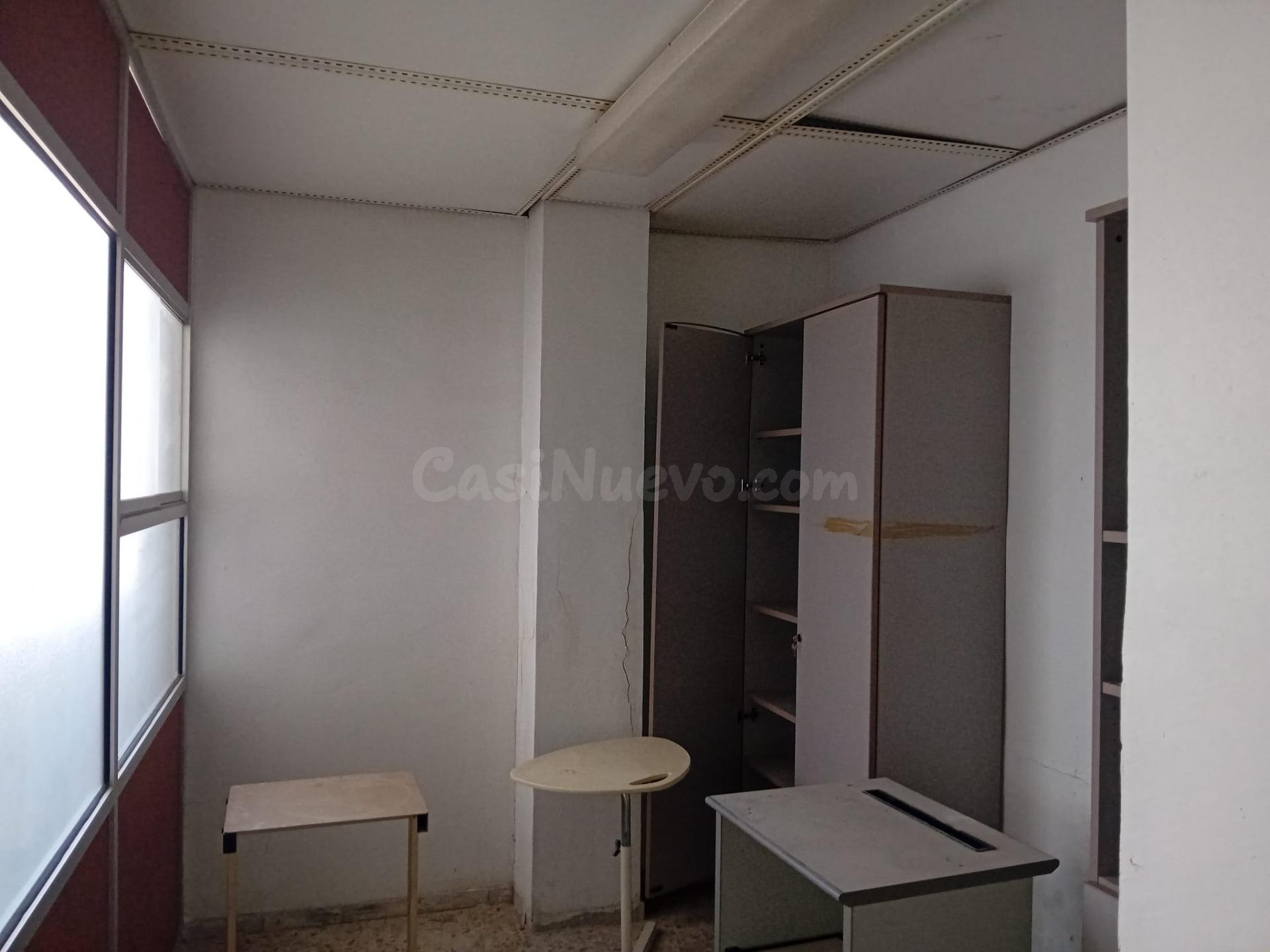ALQUILER de AMPLIO LOCAL COMERCIAL - ESQUINA!! - foto 5