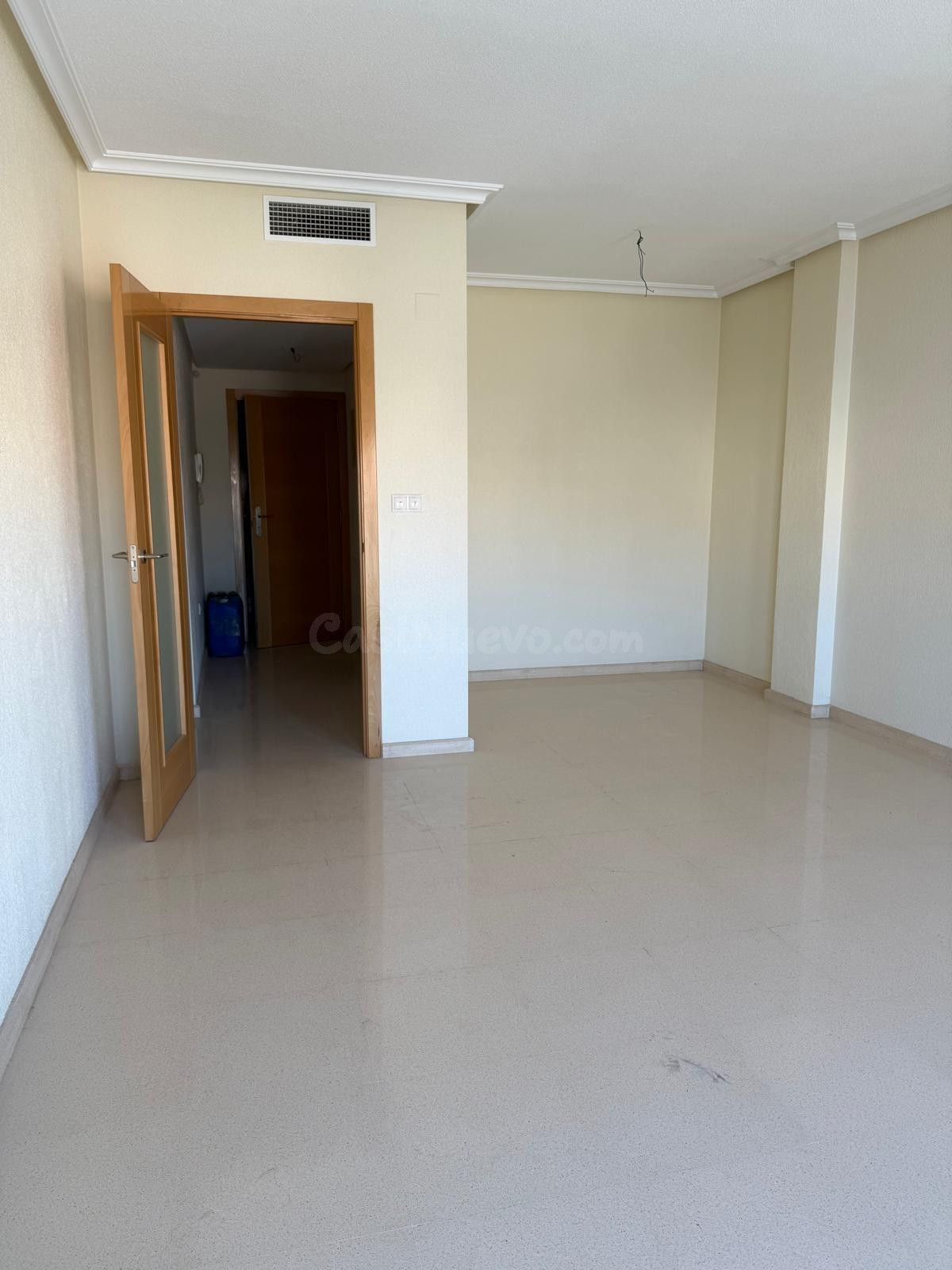 Amplia vivienda con garaje y trastero en Albatera - foto 3